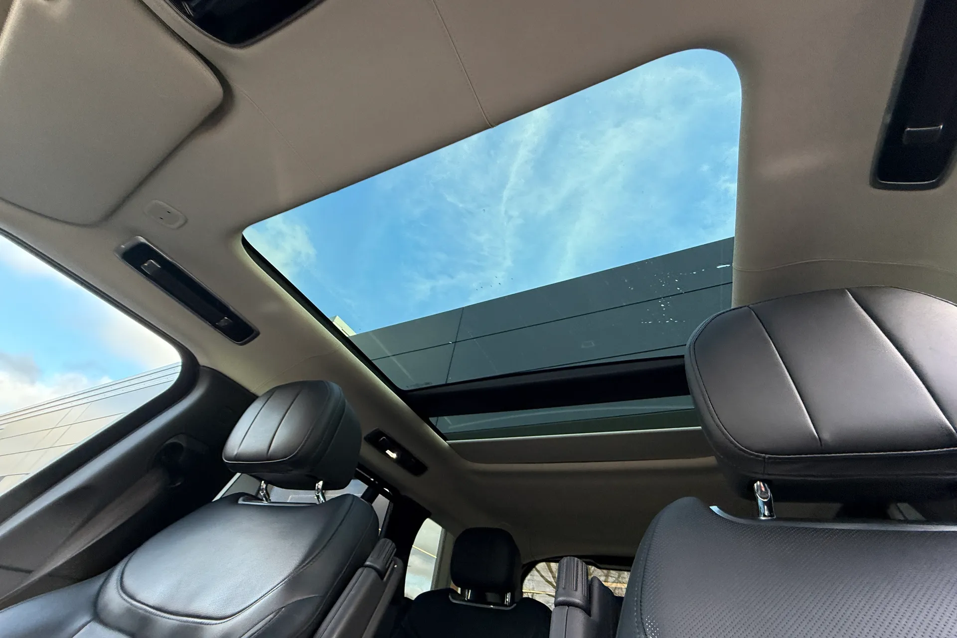 LAND ROVER RANGE ROVER thumbnail image number 5