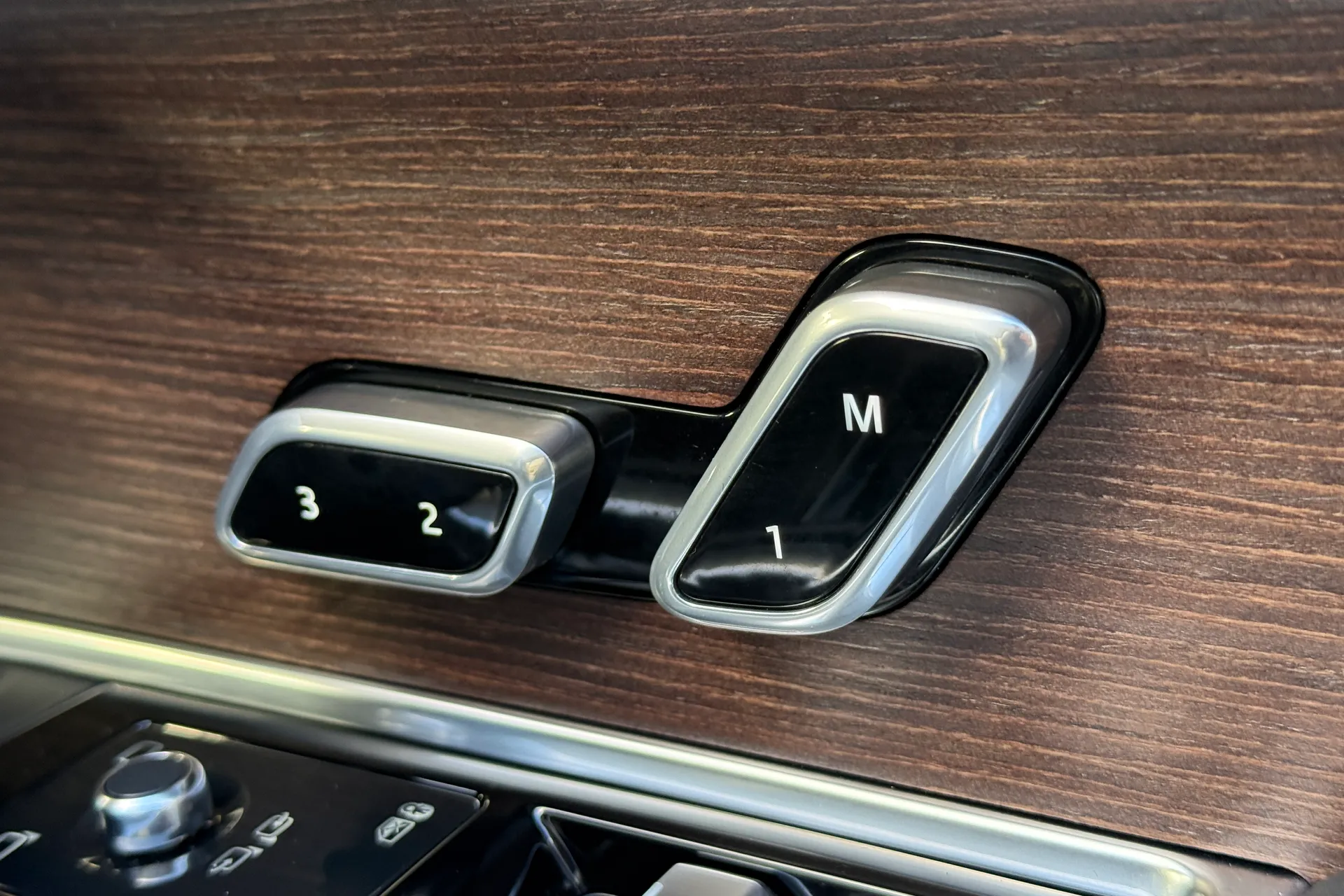 LAND ROVER RANGE ROVER thumbnail image number 55