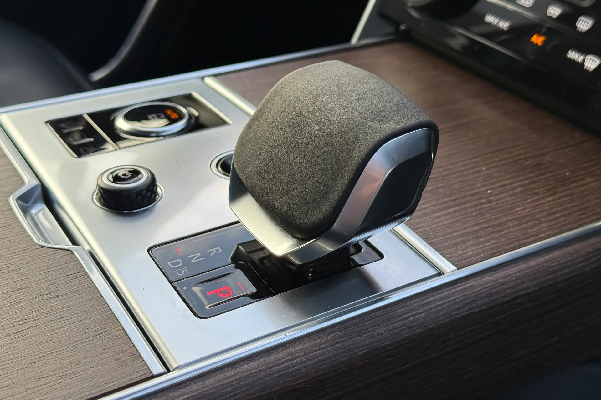 LAND ROVER RANGE ROVER thumbnail image number 21