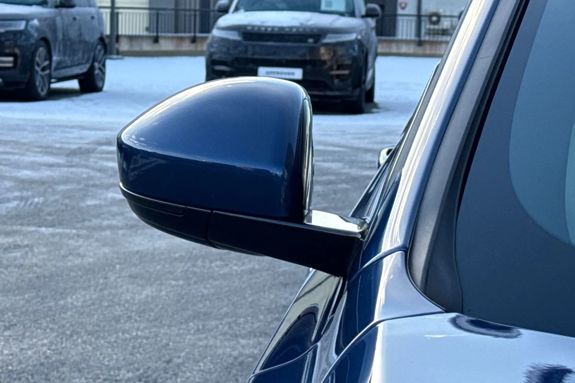 Jaguar F-PACE thumbnail image number 23