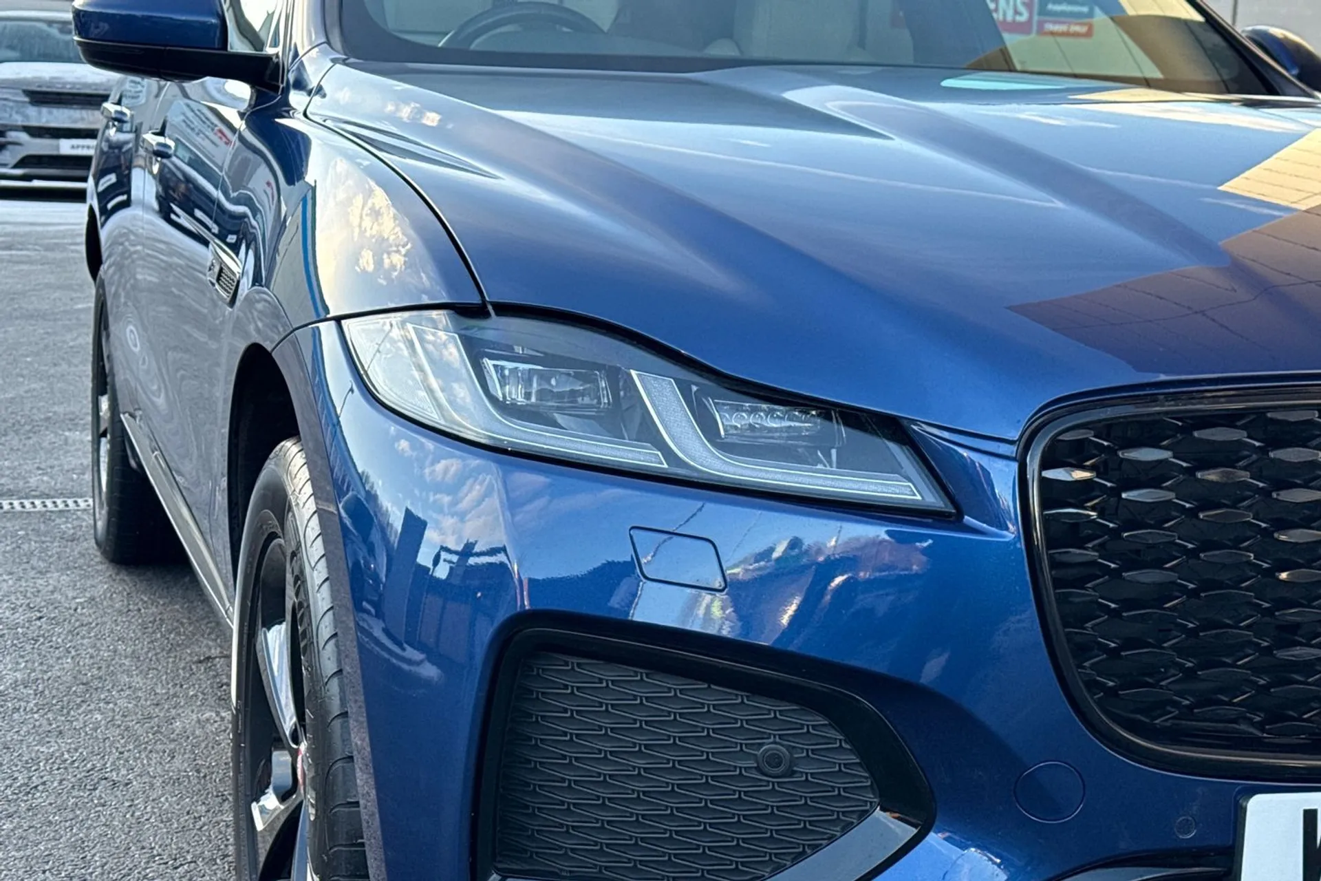 Jaguar F-PACE thumbnail image number 21