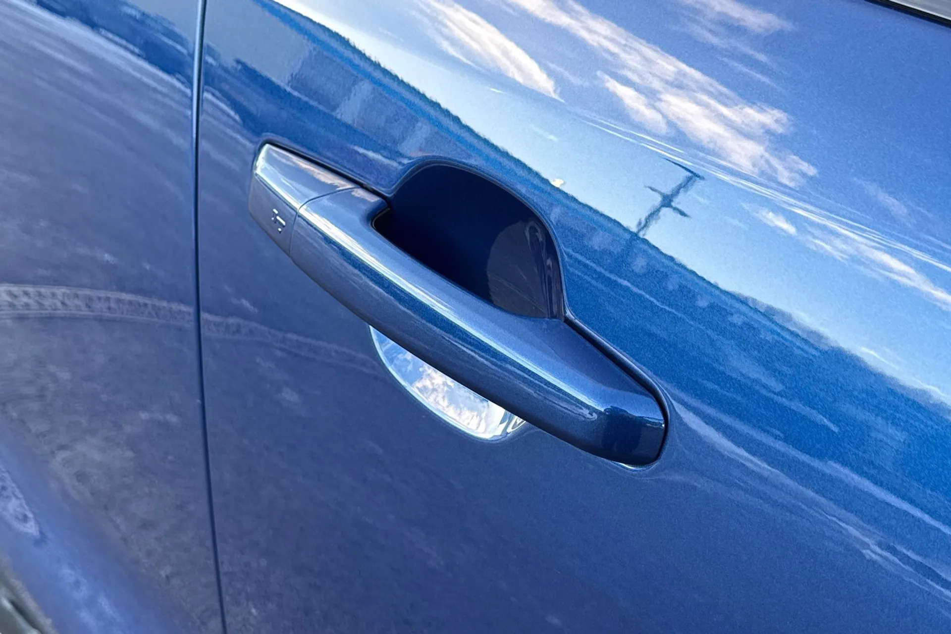 Jaguar F-PACE thumbnail image number 27