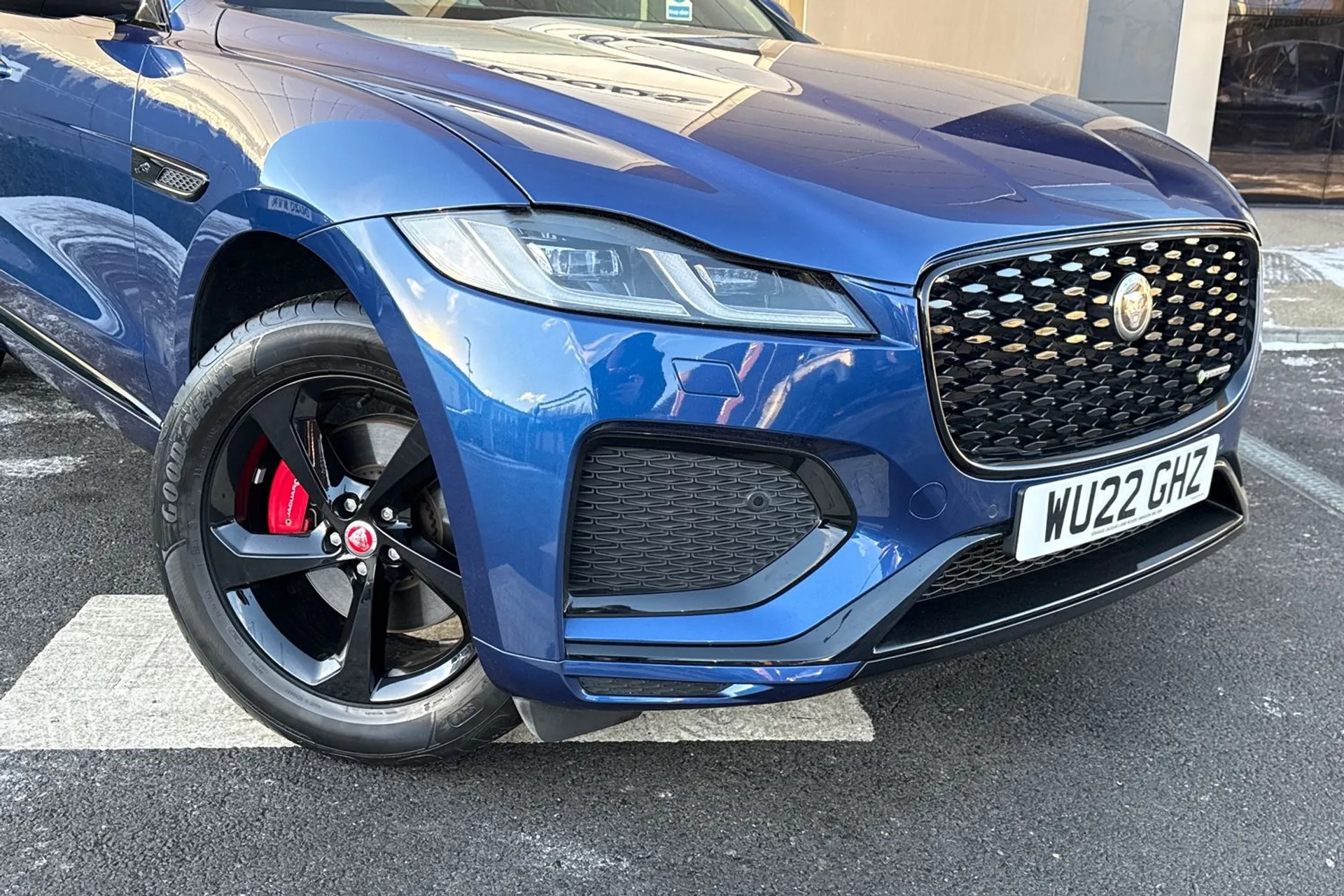 Jaguar F-PACE thumbnail image number 15