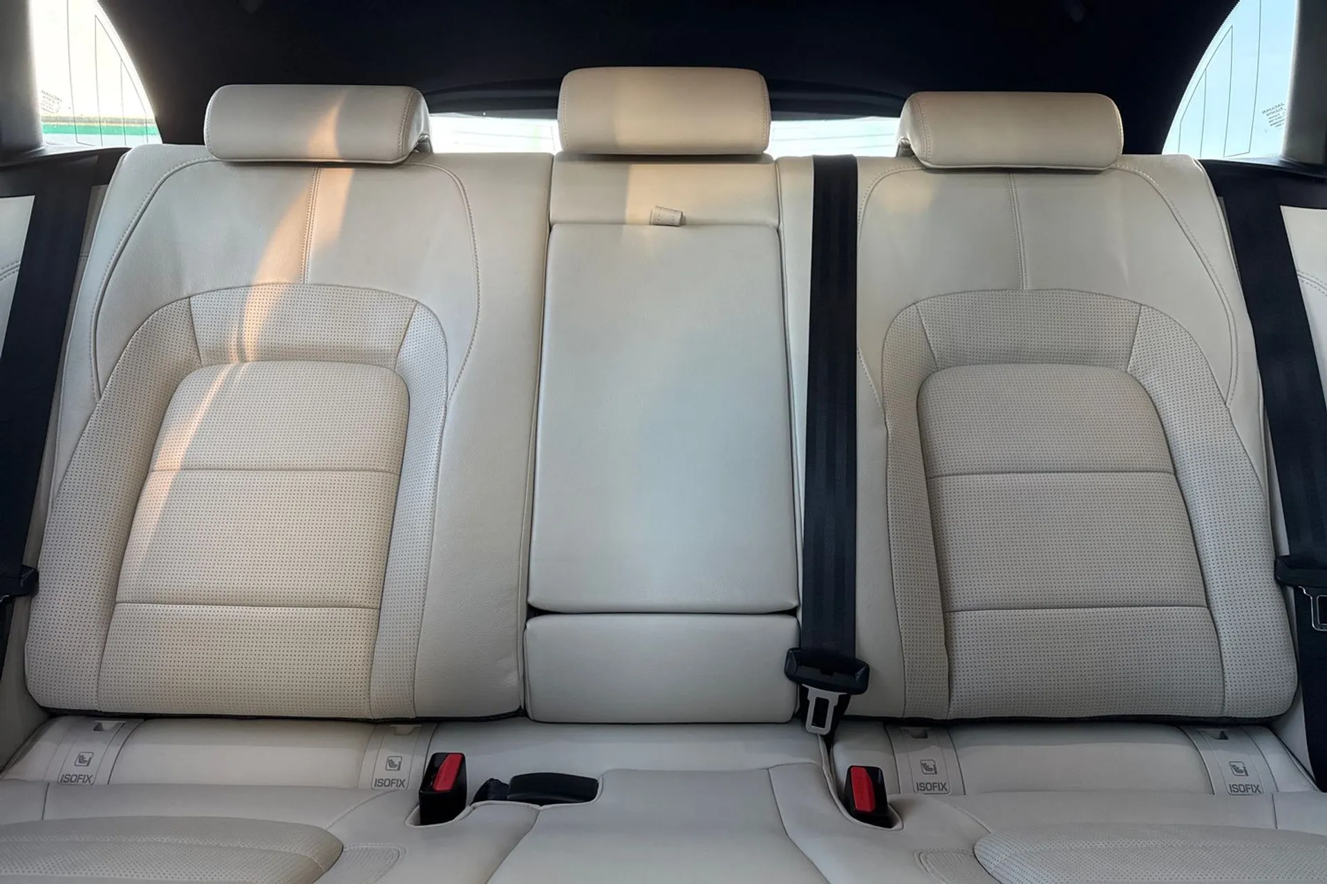 Jaguar F-PACE thumbnail image number 38