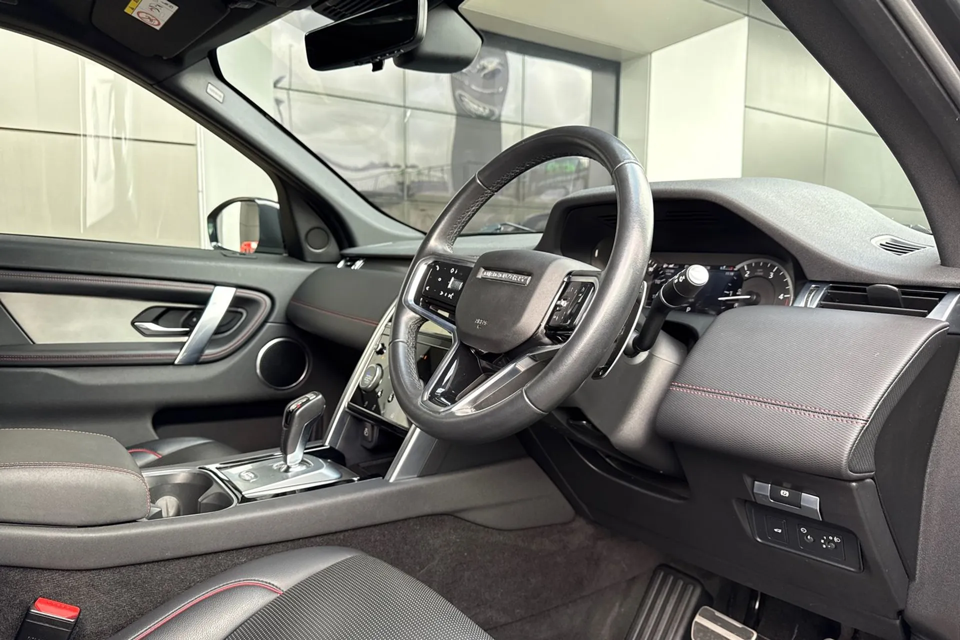 LAND ROVER DISCOVERY SPORT thumbnail image number 16