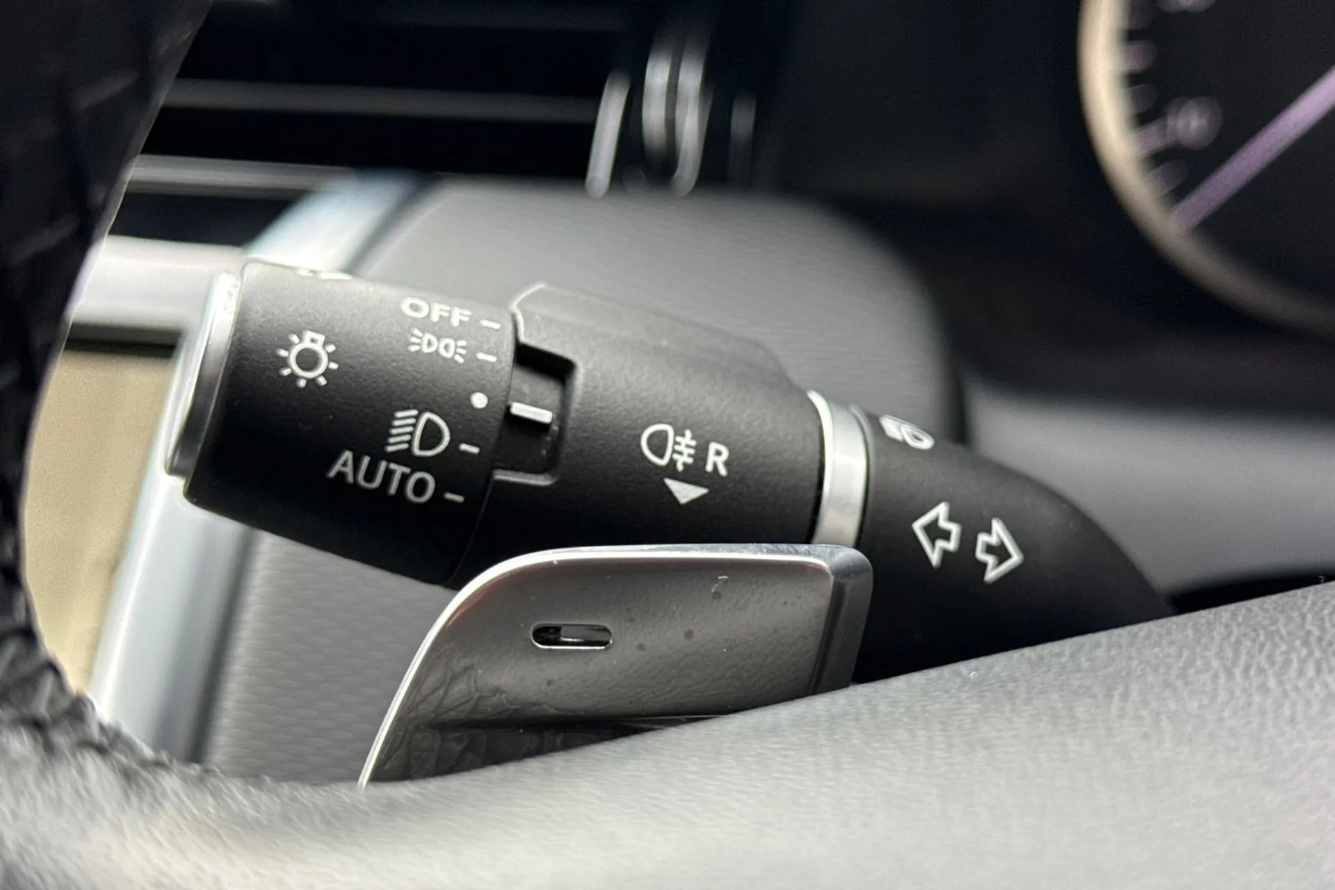 LAND ROVER DISCOVERY SPORT thumbnail image number 27