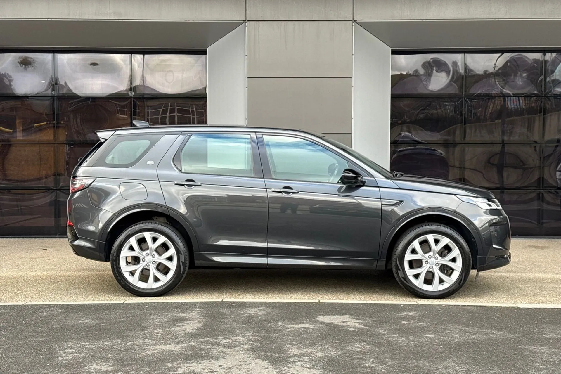 LAND ROVER DISCOVERY SPORT thumbnail image number 2