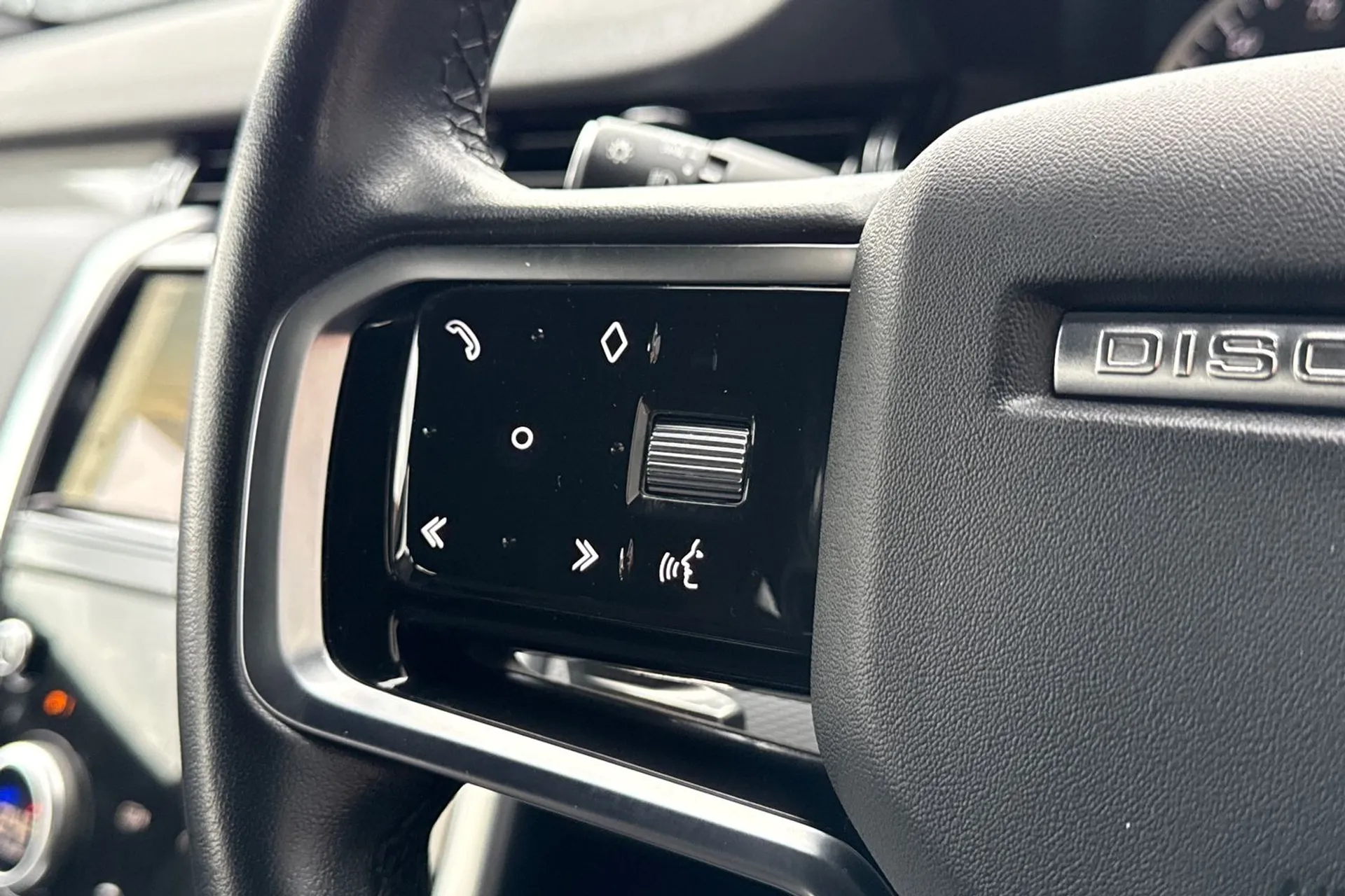 LAND ROVER DISCOVERY SPORT thumbnail image number 25