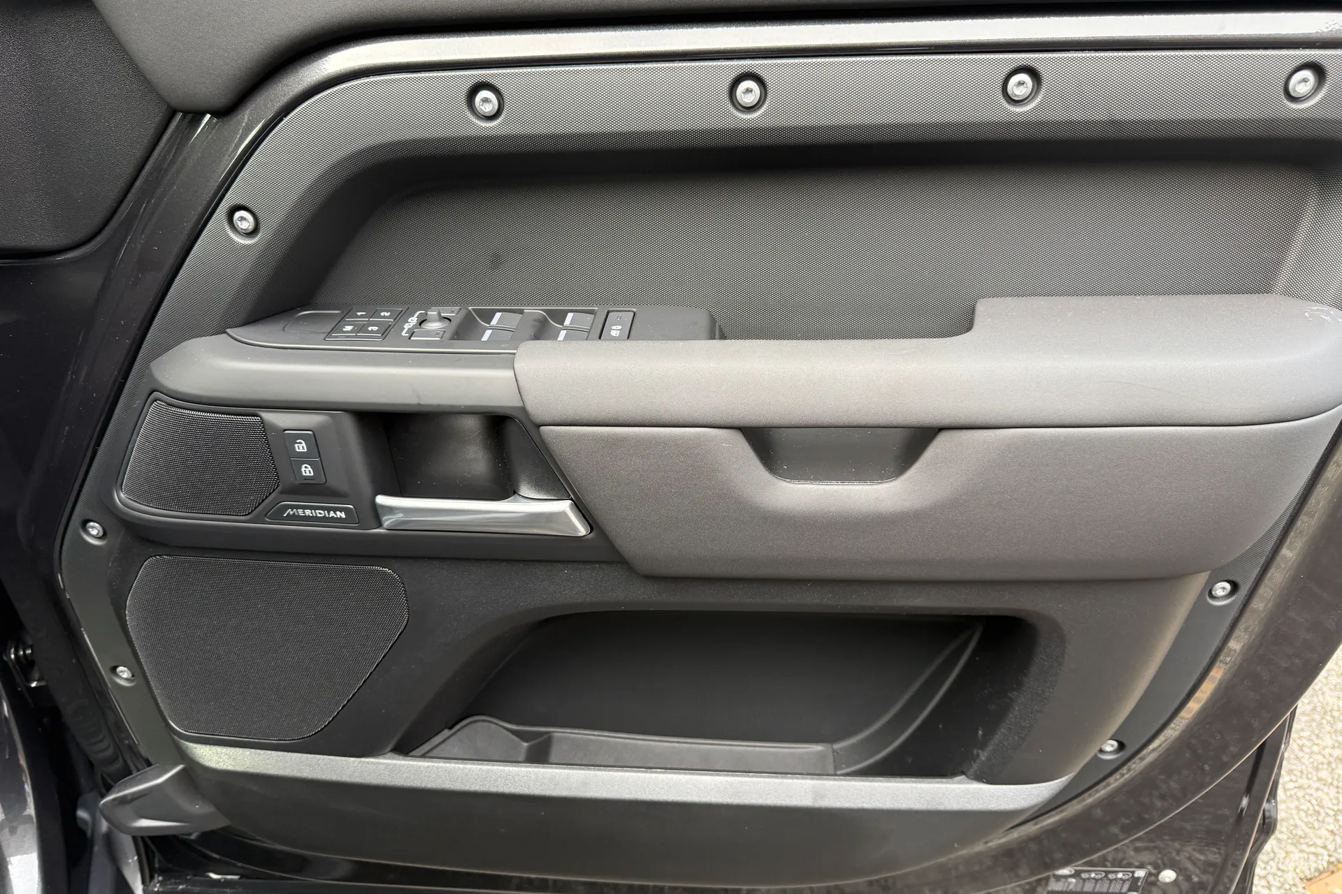 LAND ROVER Defender 110 thumbnail image number 46