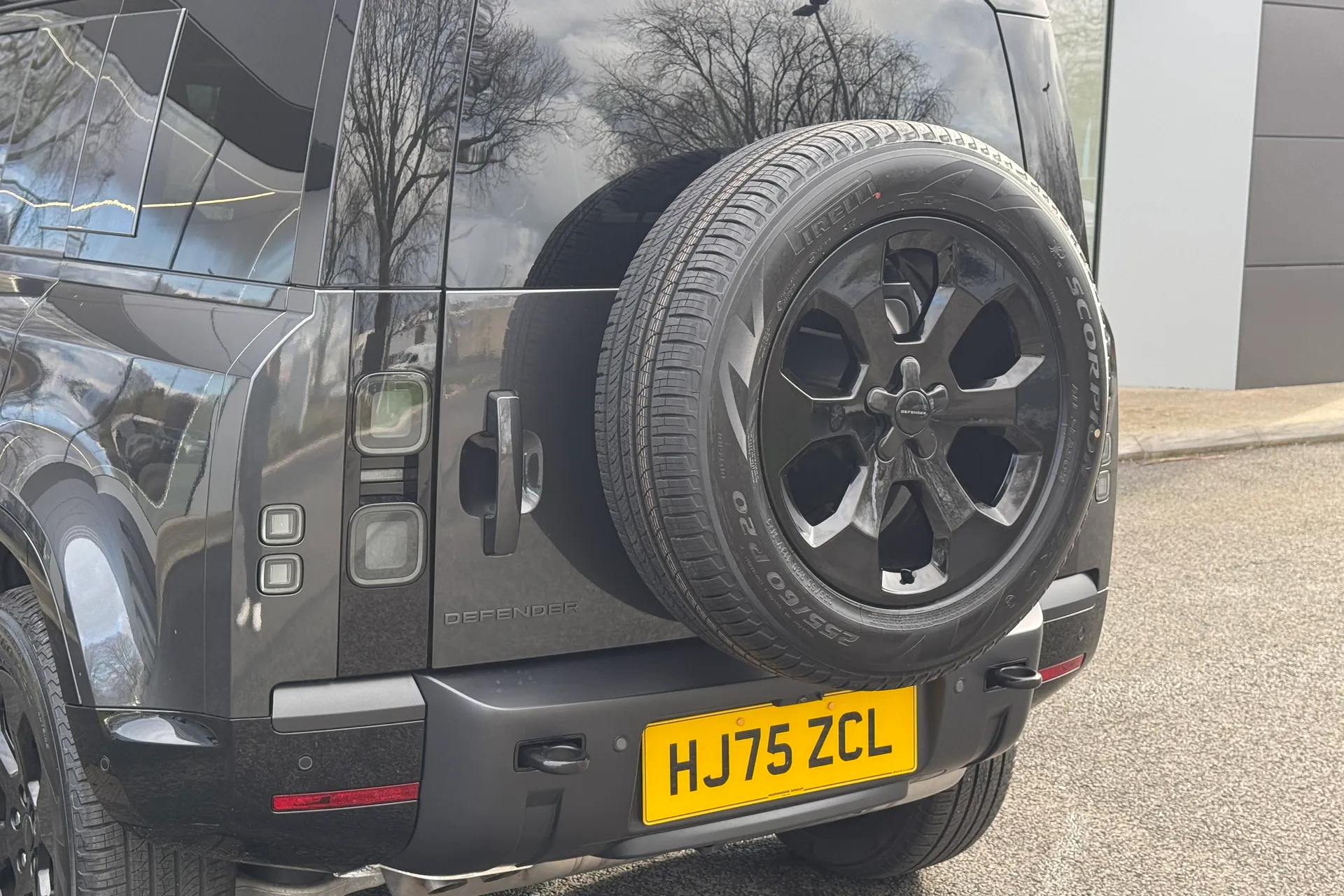 LAND ROVER Defender 110 thumbnail image number 40