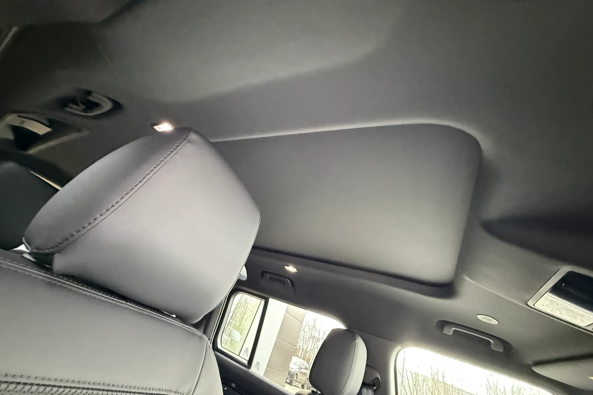 LAND ROVER Defender 110 thumbnail image number 34