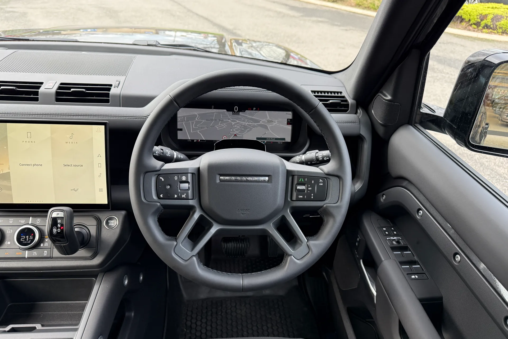 LAND ROVER Defender 110 thumbnail image number 14