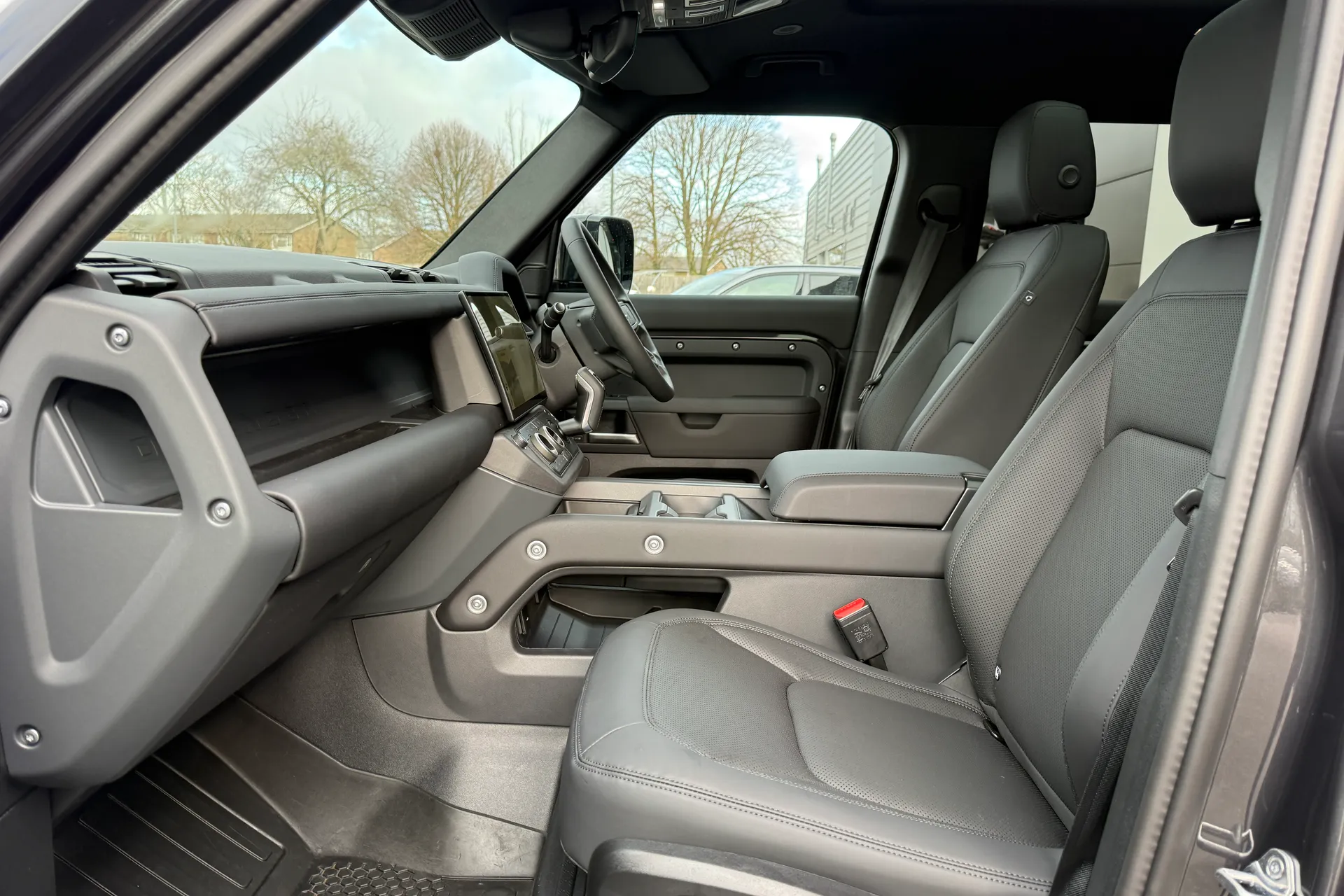 LAND ROVER Defender 110 thumbnail image number 10