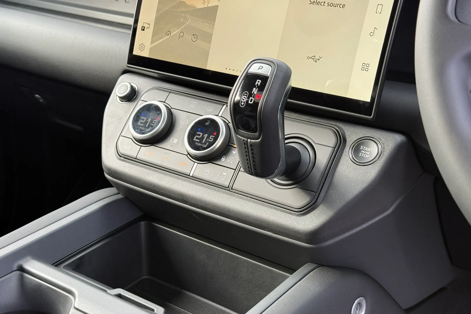 LAND ROVER Defender 110 thumbnail image number 20