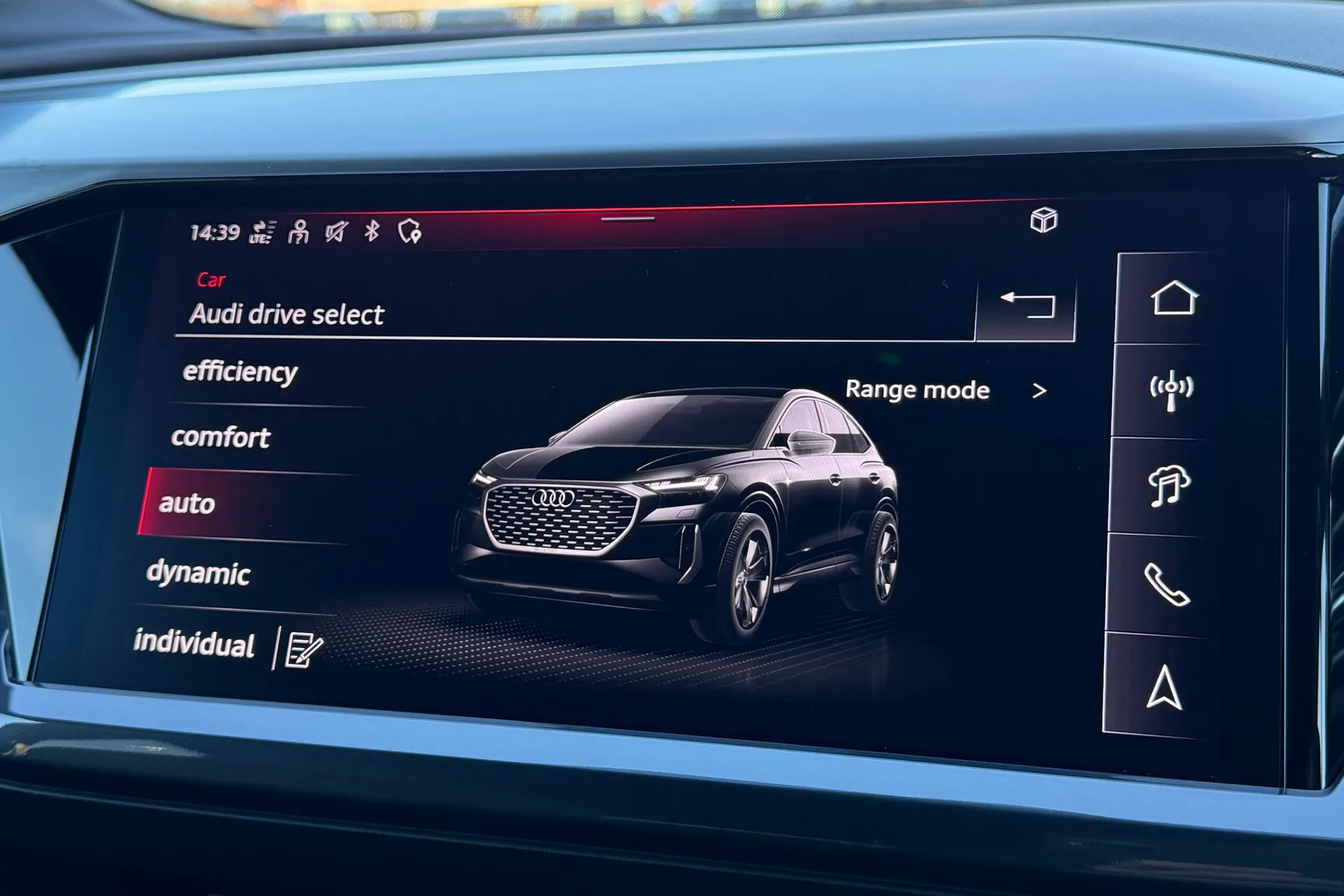 Audi Q4 e-tron thumbnail image number 10