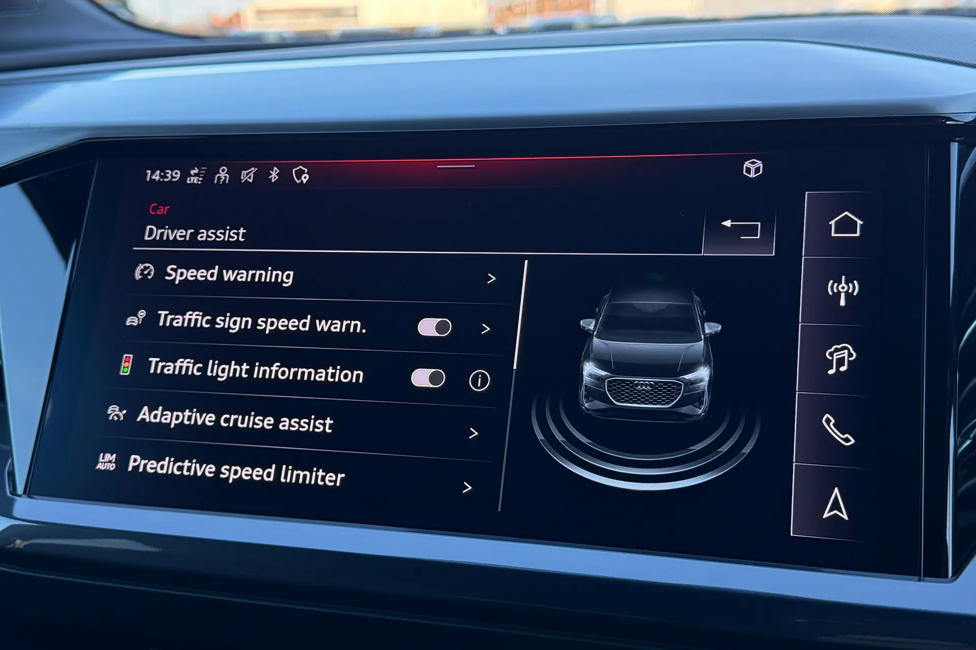 Audi Q4 e-tron thumbnail image number 11