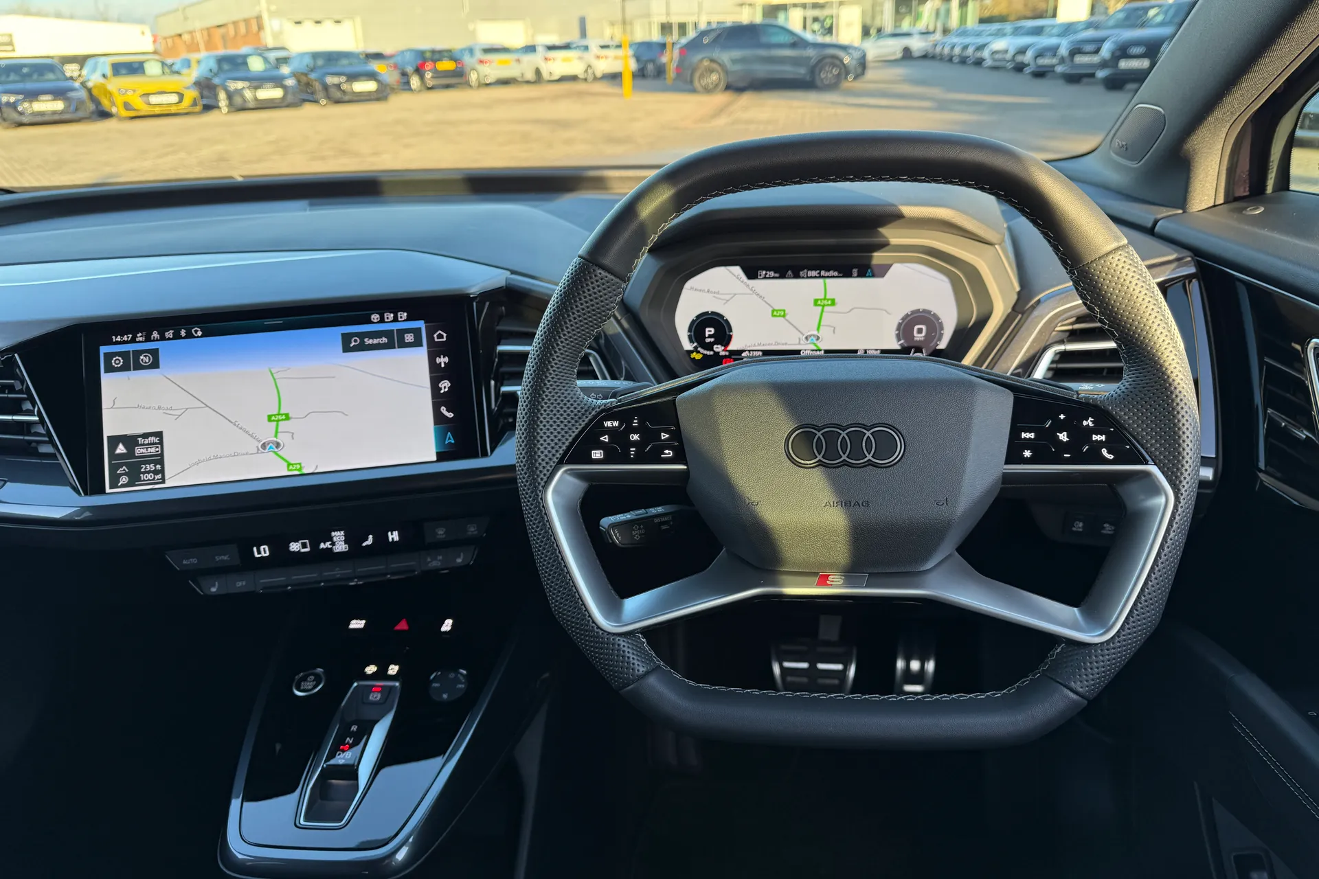 Audi Q4 e-tron thumbnail image number 6