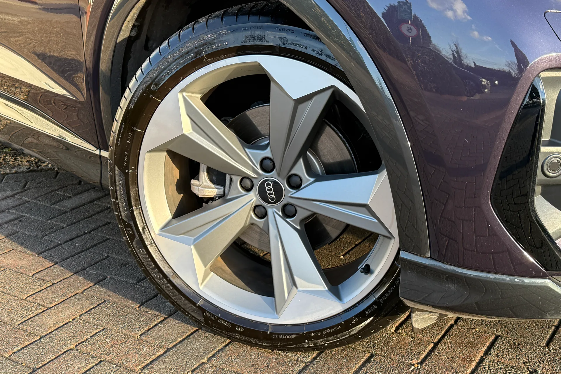 Audi Q4 e-tron thumbnail image number 9