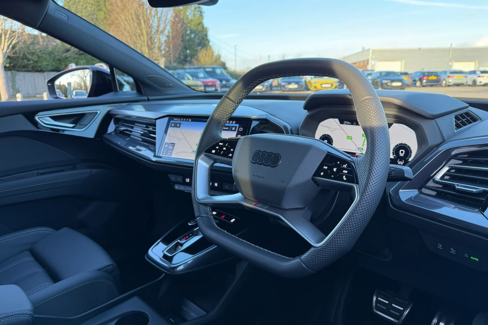 Audi Q4 e-tron thumbnail image number 31