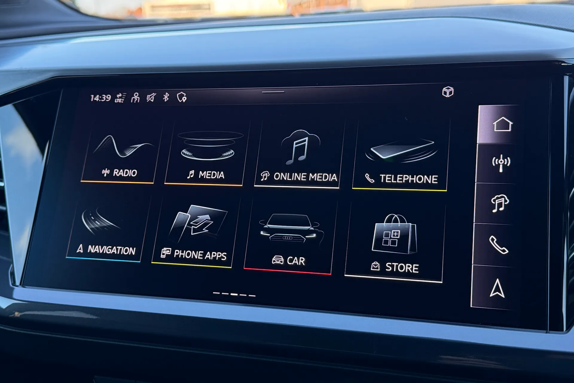 Audi Q4 e-tron thumbnail image number 15