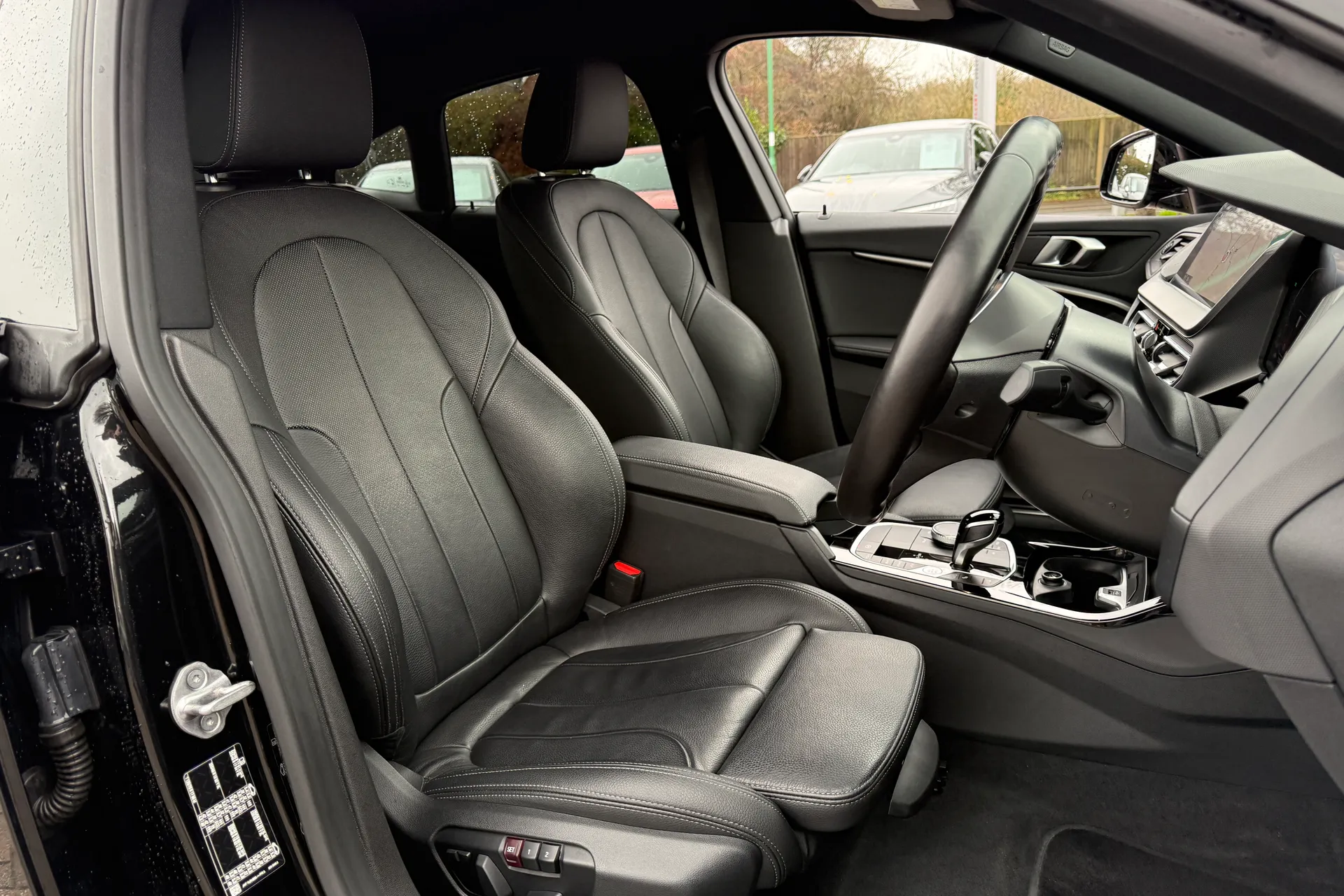 BMW 2 SERIES thumbnail image number 26