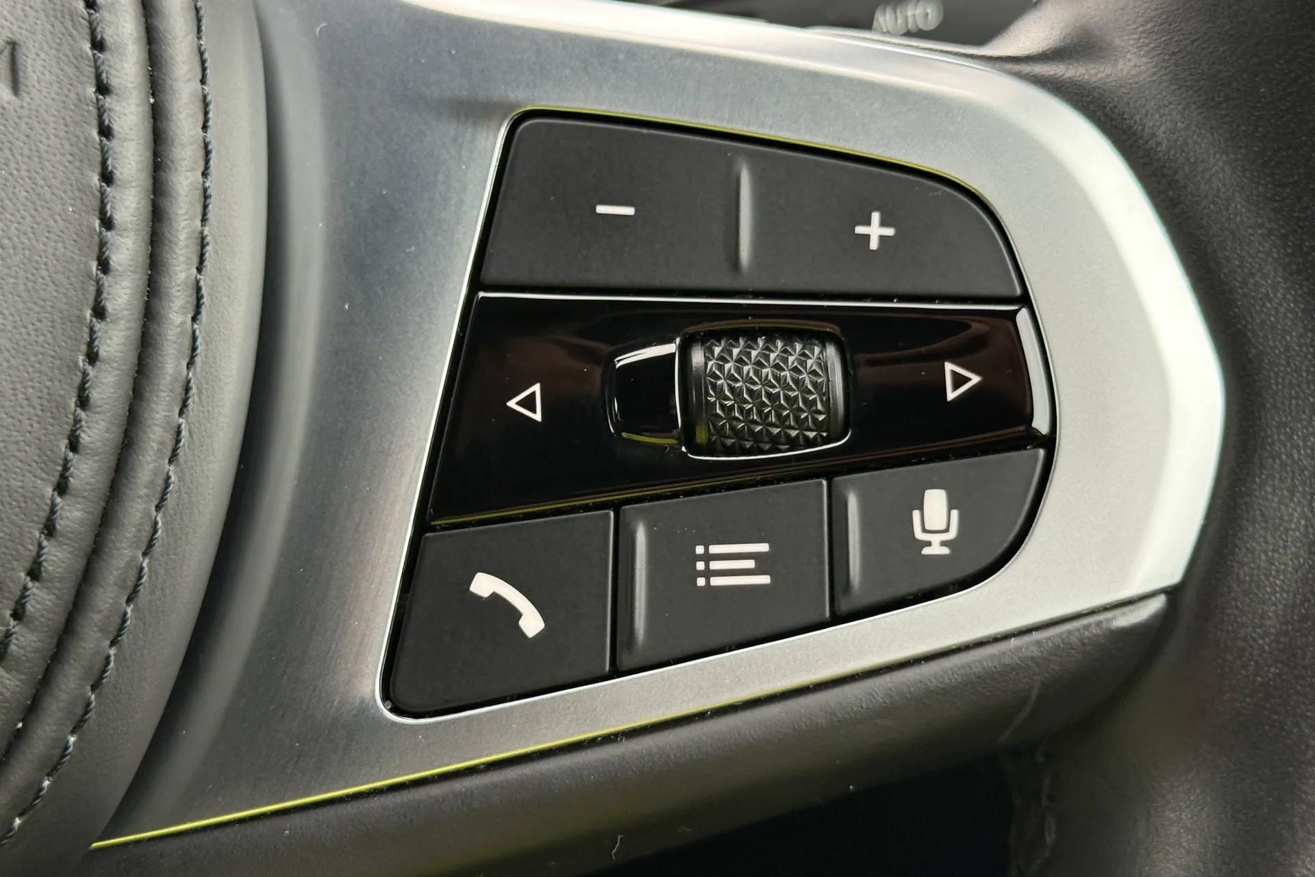 BMW 2 SERIES thumbnail image number 21