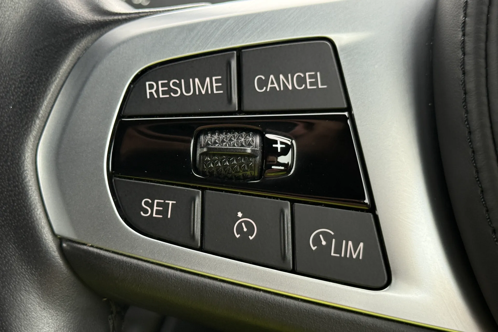 BMW 2 SERIES thumbnail image number 20