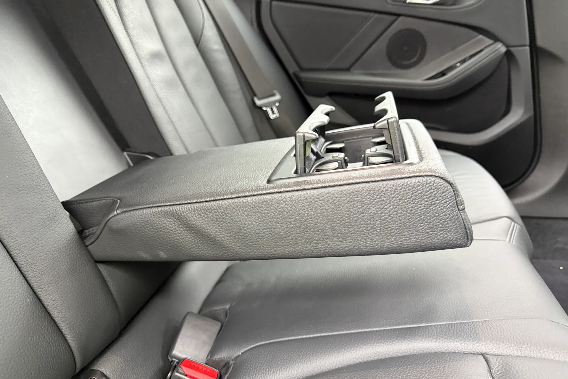 BMW 2 SERIES thumbnail image number 44