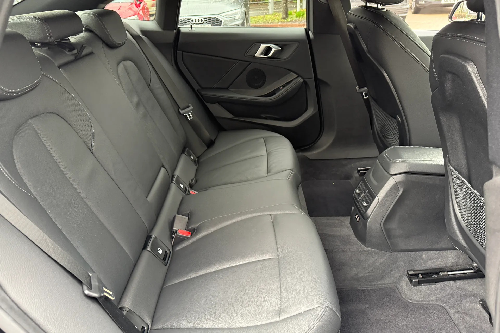 BMW 2 SERIES thumbnail image number 43