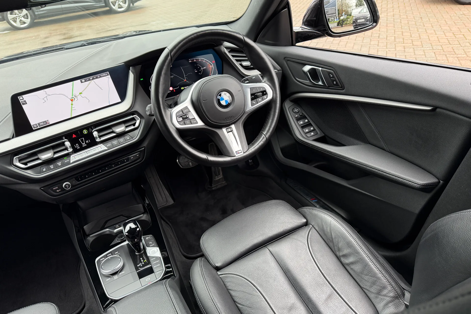 BMW 2 SERIES thumbnail image number 40