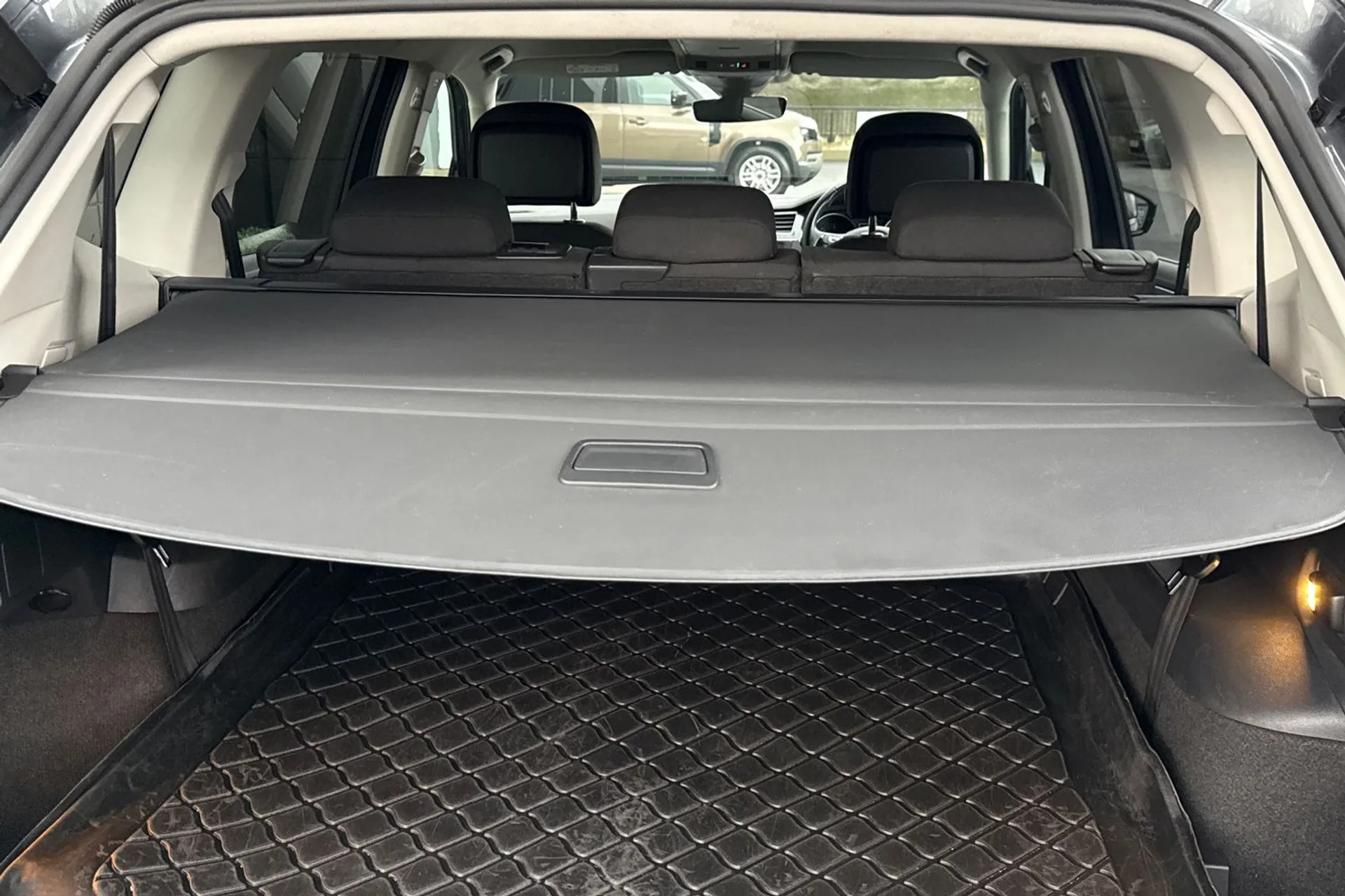 VOLKSWAGEN TIGUAN ALLSPACE thumbnail image number 32