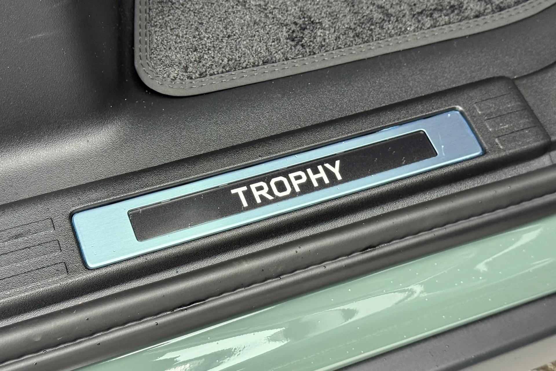 LAND ROVER Defender 110 thumbnail image number 25