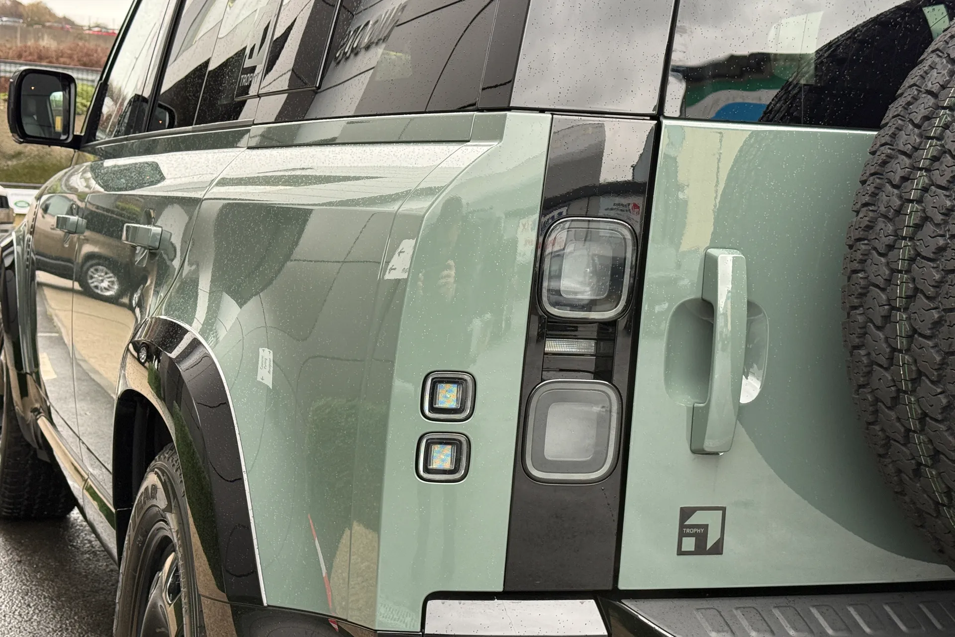 LAND ROVER Defender 110 thumbnail image number 41