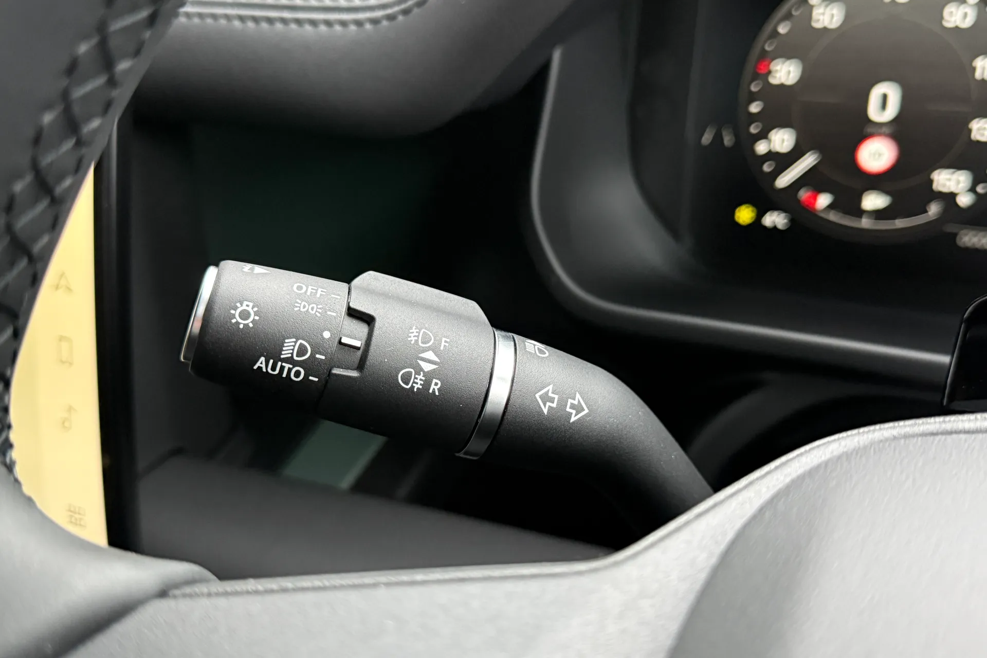 LAND ROVER Defender 110 thumbnail image number 39