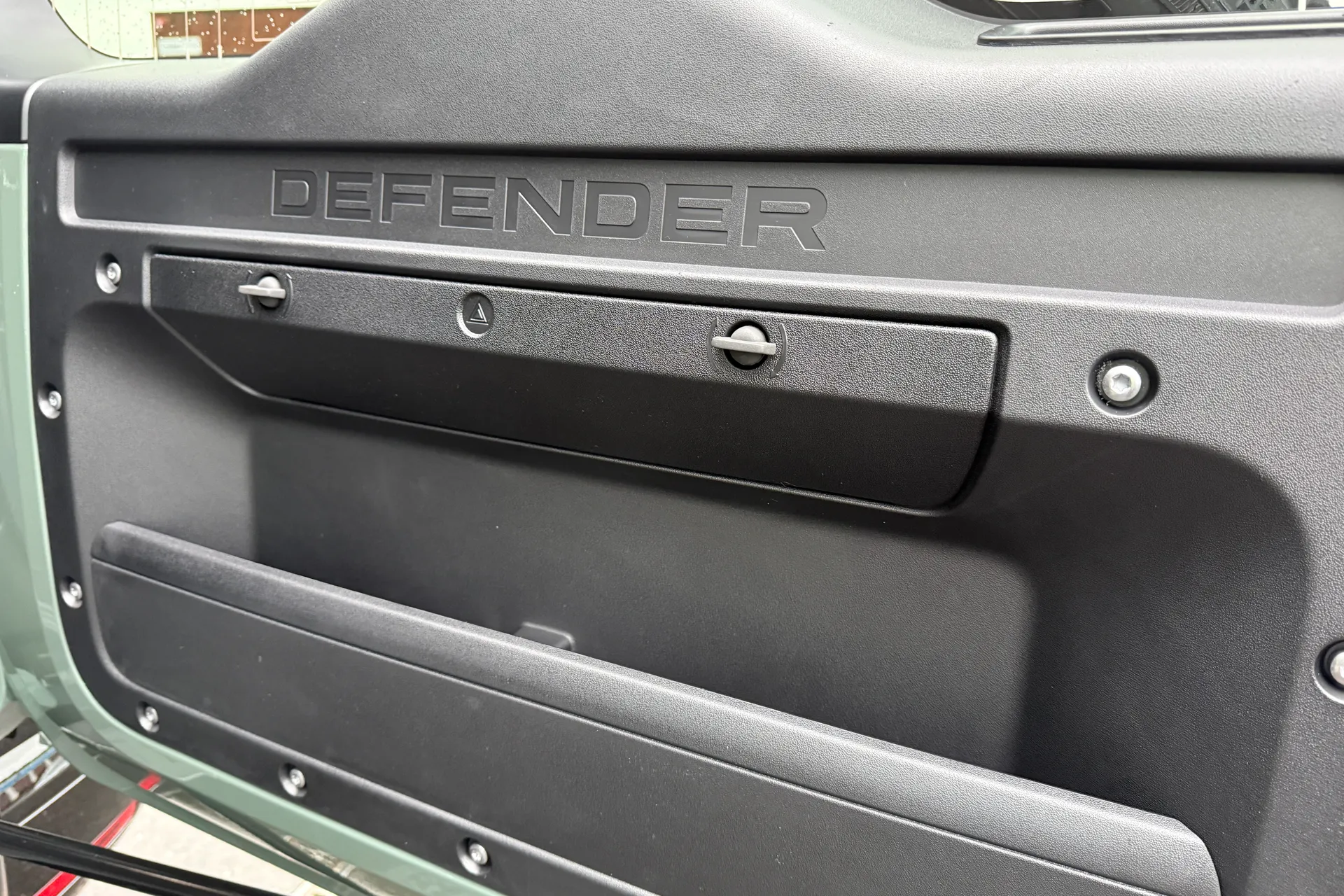 LAND ROVER Defender 110 thumbnail image number 45