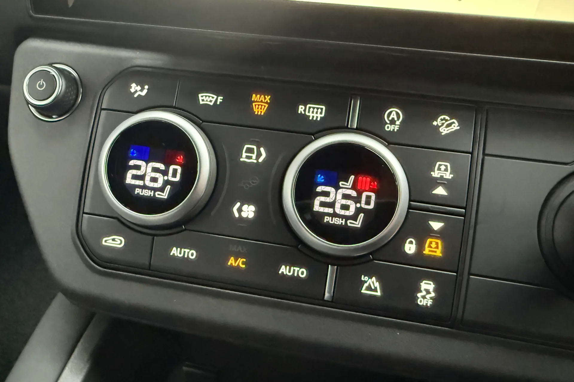 LAND ROVER Defender 110 thumbnail image number 57