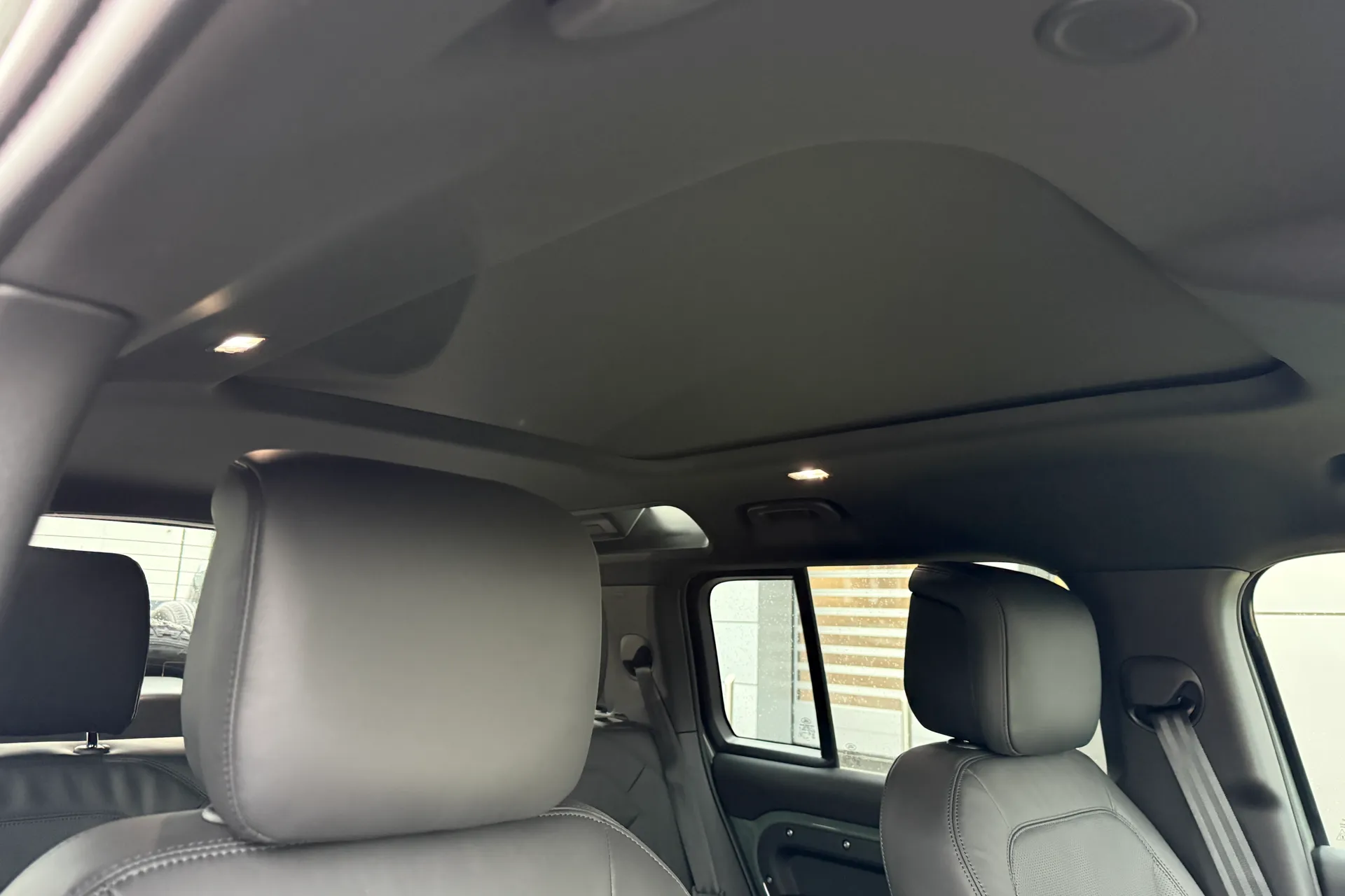 LAND ROVER Defender 110 thumbnail image number 15