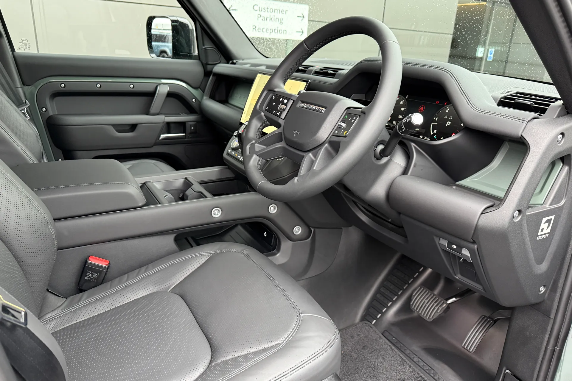 LAND ROVER Defender 110 thumbnail image number 22