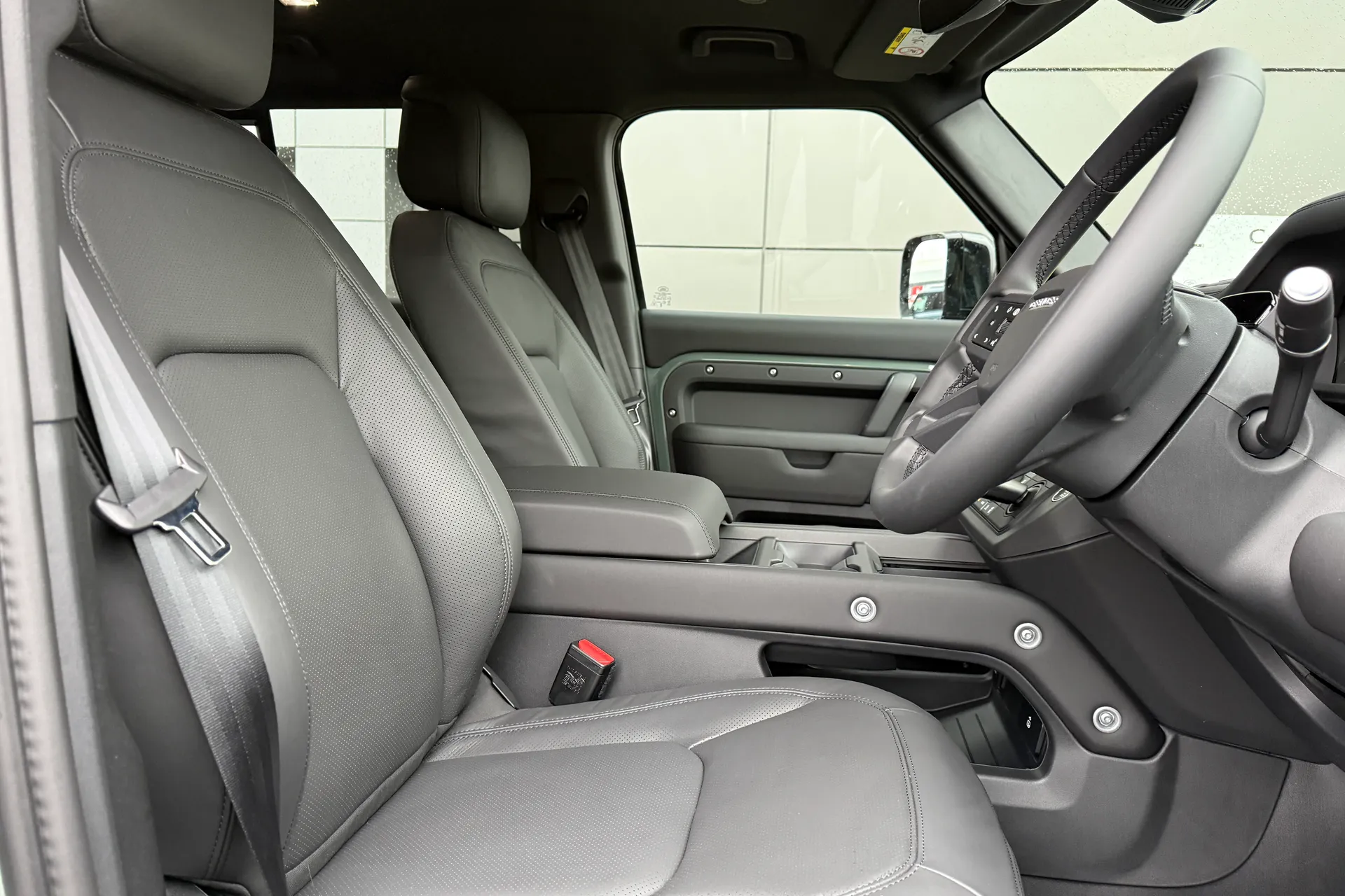 LAND ROVER Defender 110 thumbnail image number 23