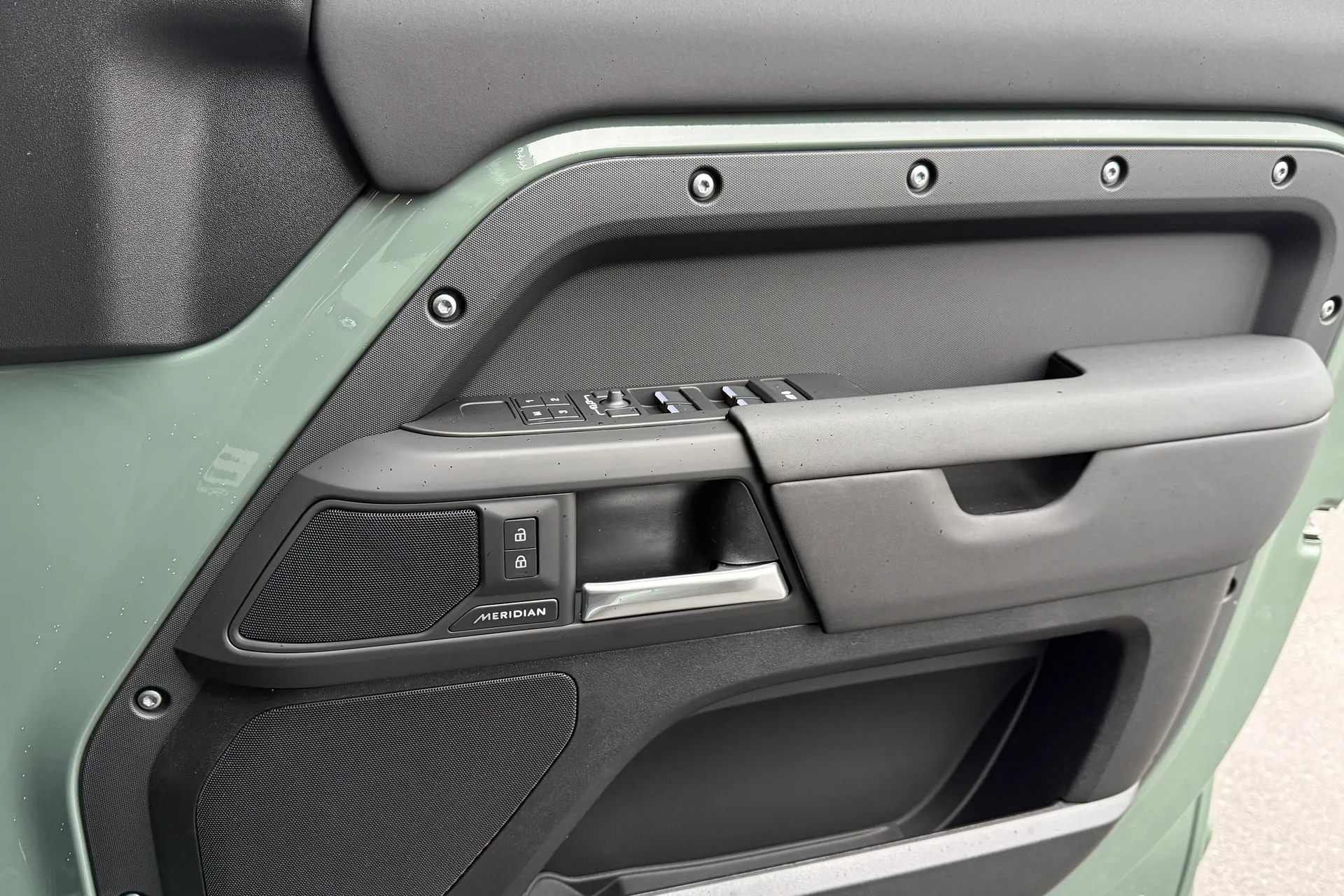 LAND ROVER Defender 110 thumbnail image number 26