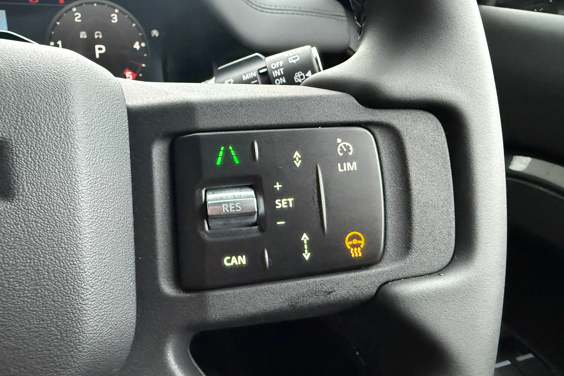 LAND ROVER Defender 110 thumbnail image number 38