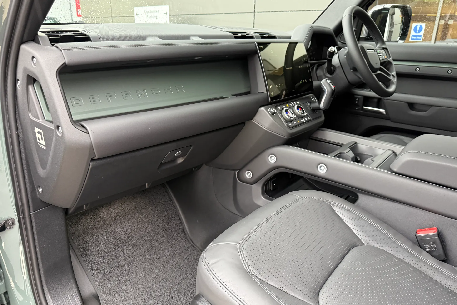 LAND ROVER Defender 110 thumbnail image number 54