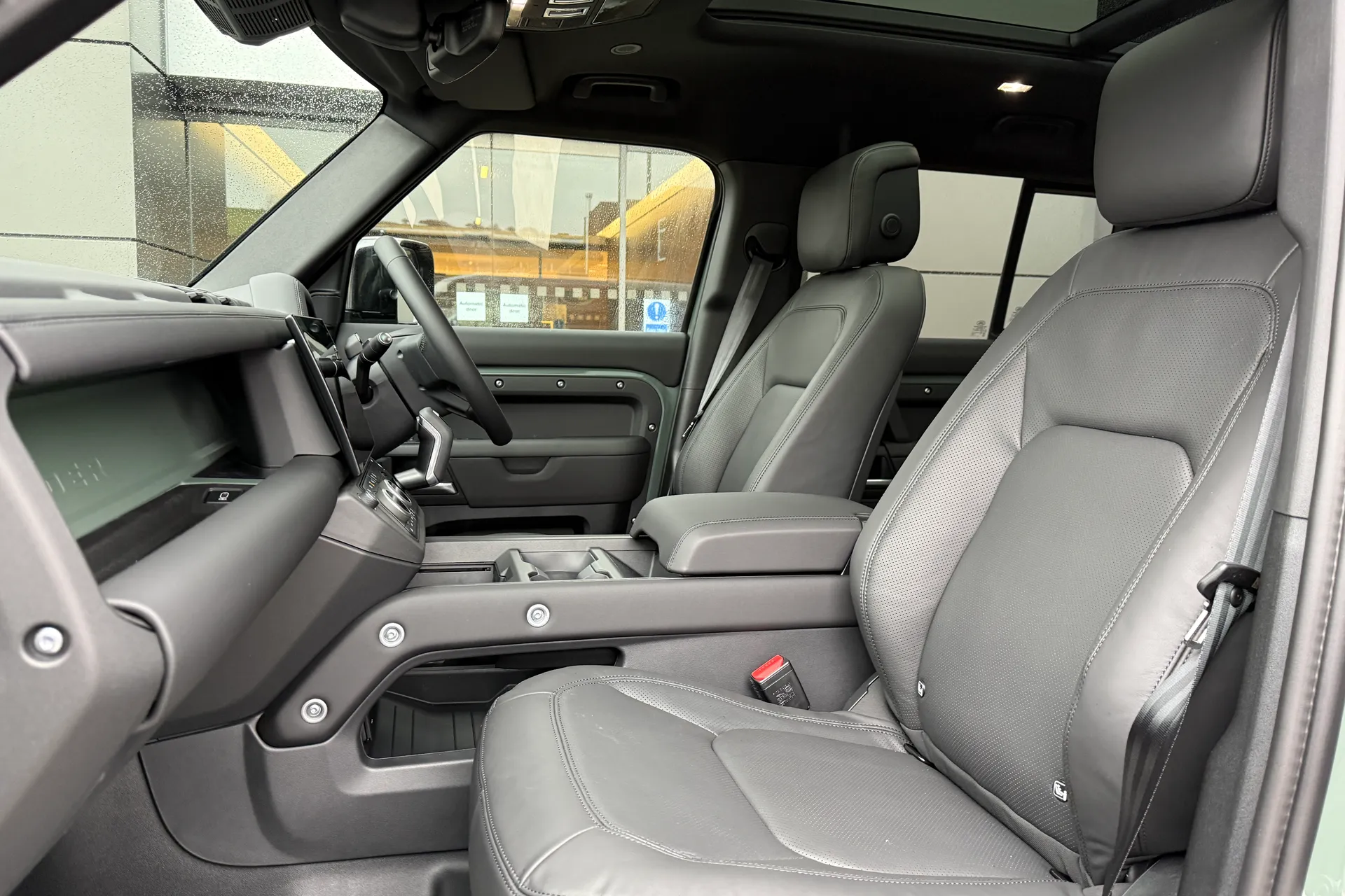 LAND ROVER Defender 110 thumbnail image number 56