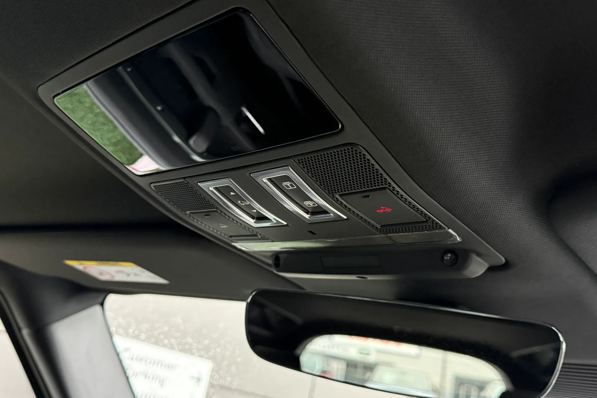 LAND ROVER Defender 110 thumbnail image number 61