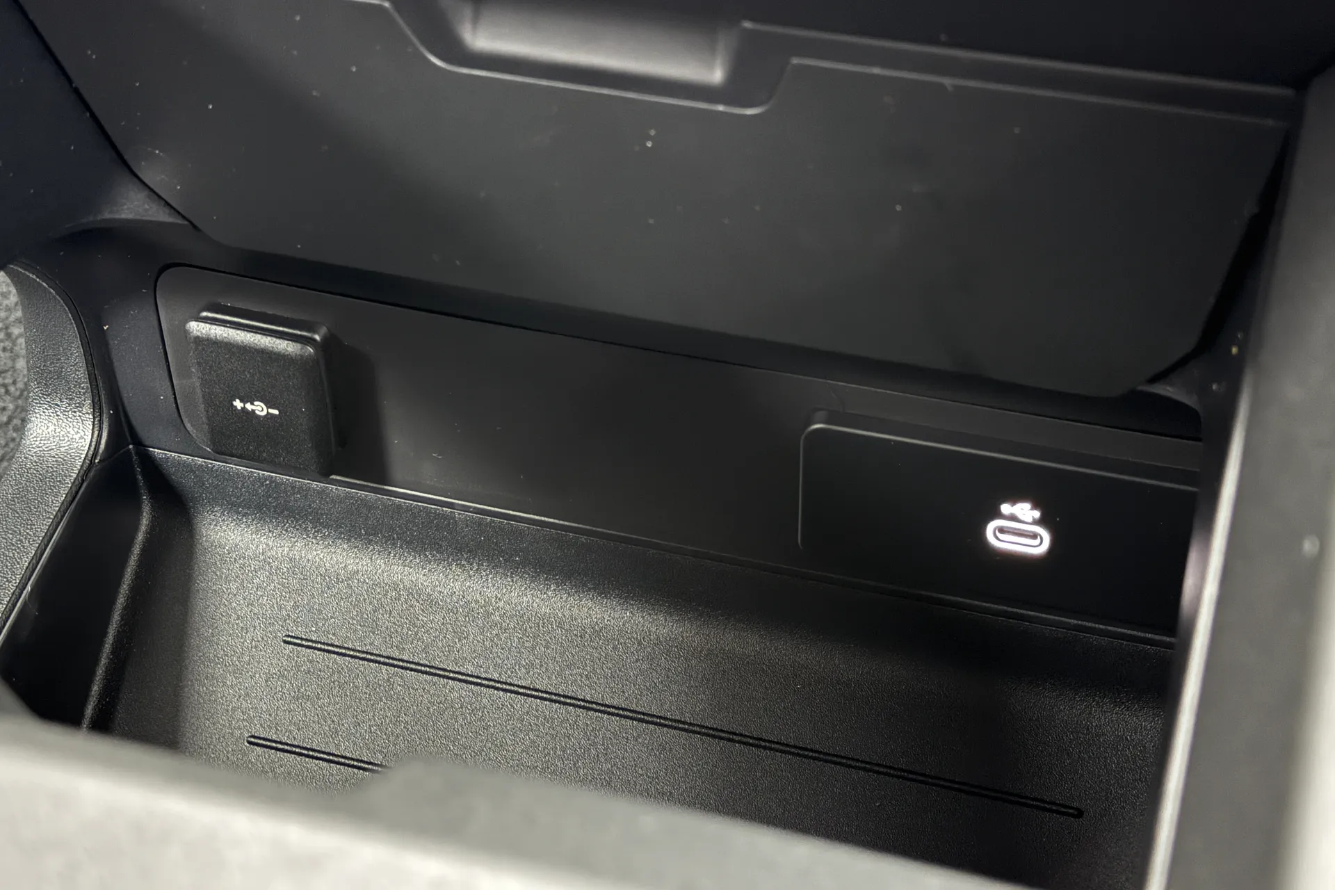 LAND ROVER Defender 110 thumbnail image number 59