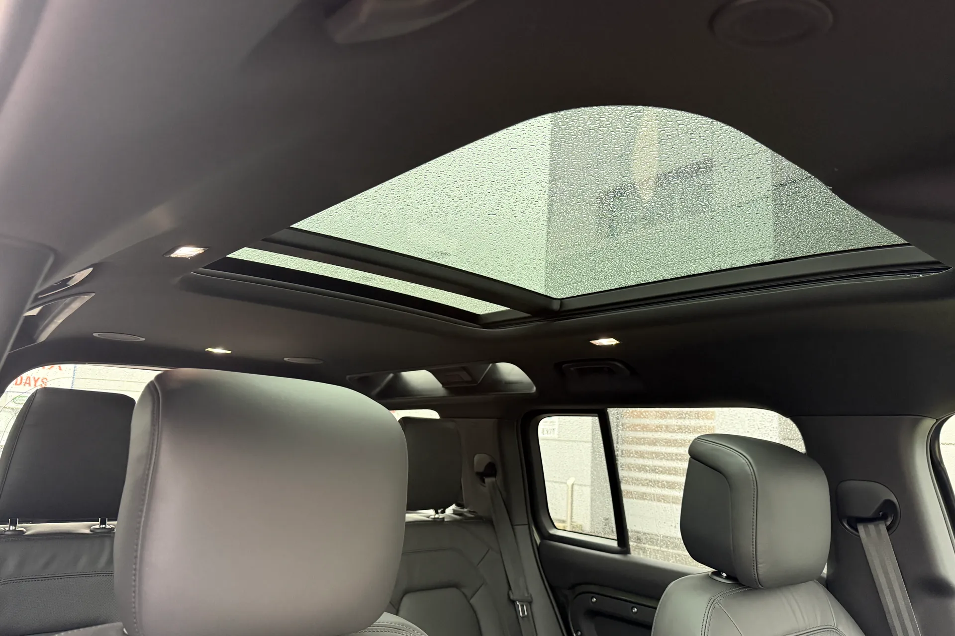 LAND ROVER Defender 110 thumbnail image number 9