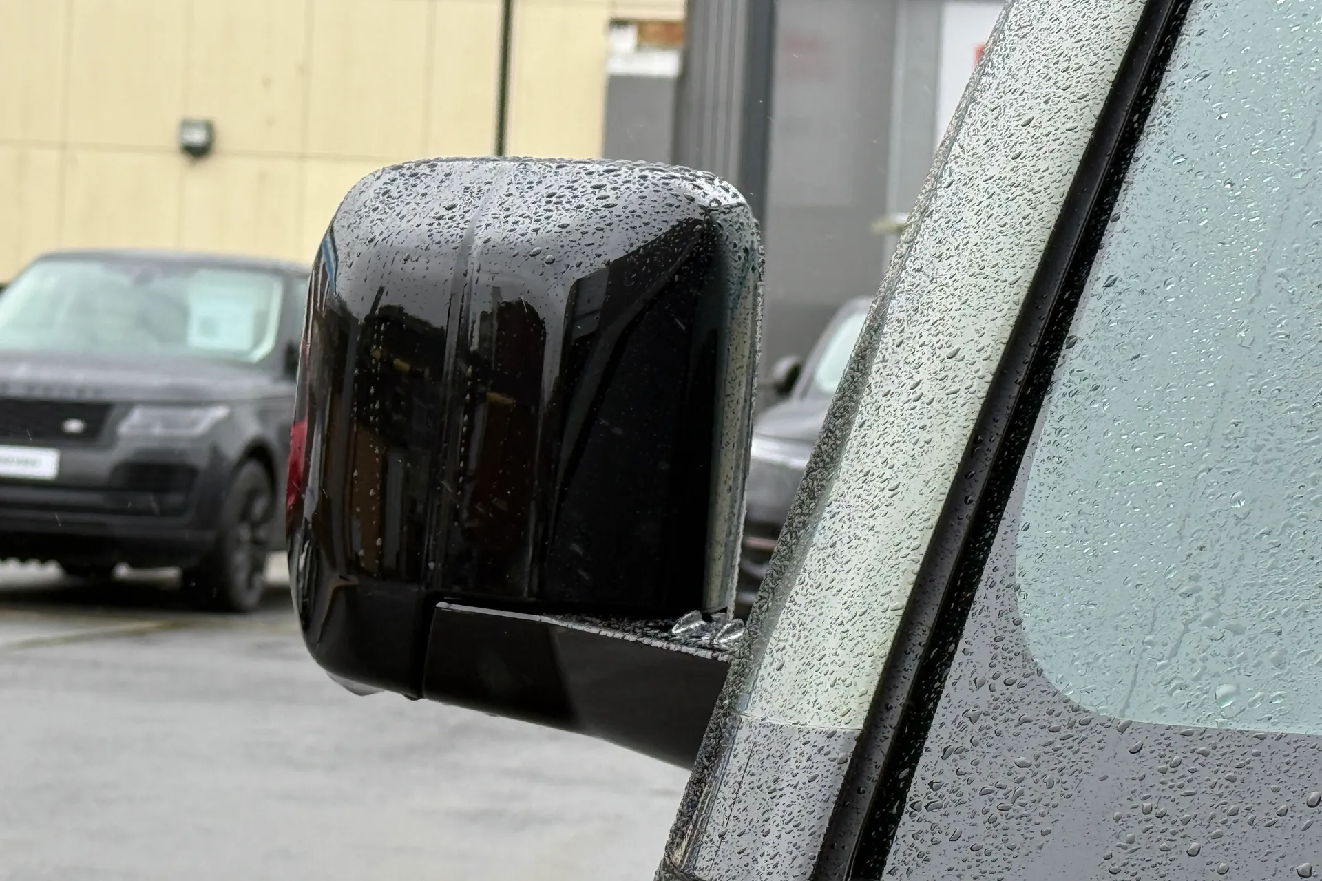 LAND ROVER Defender 110 thumbnail image number 28