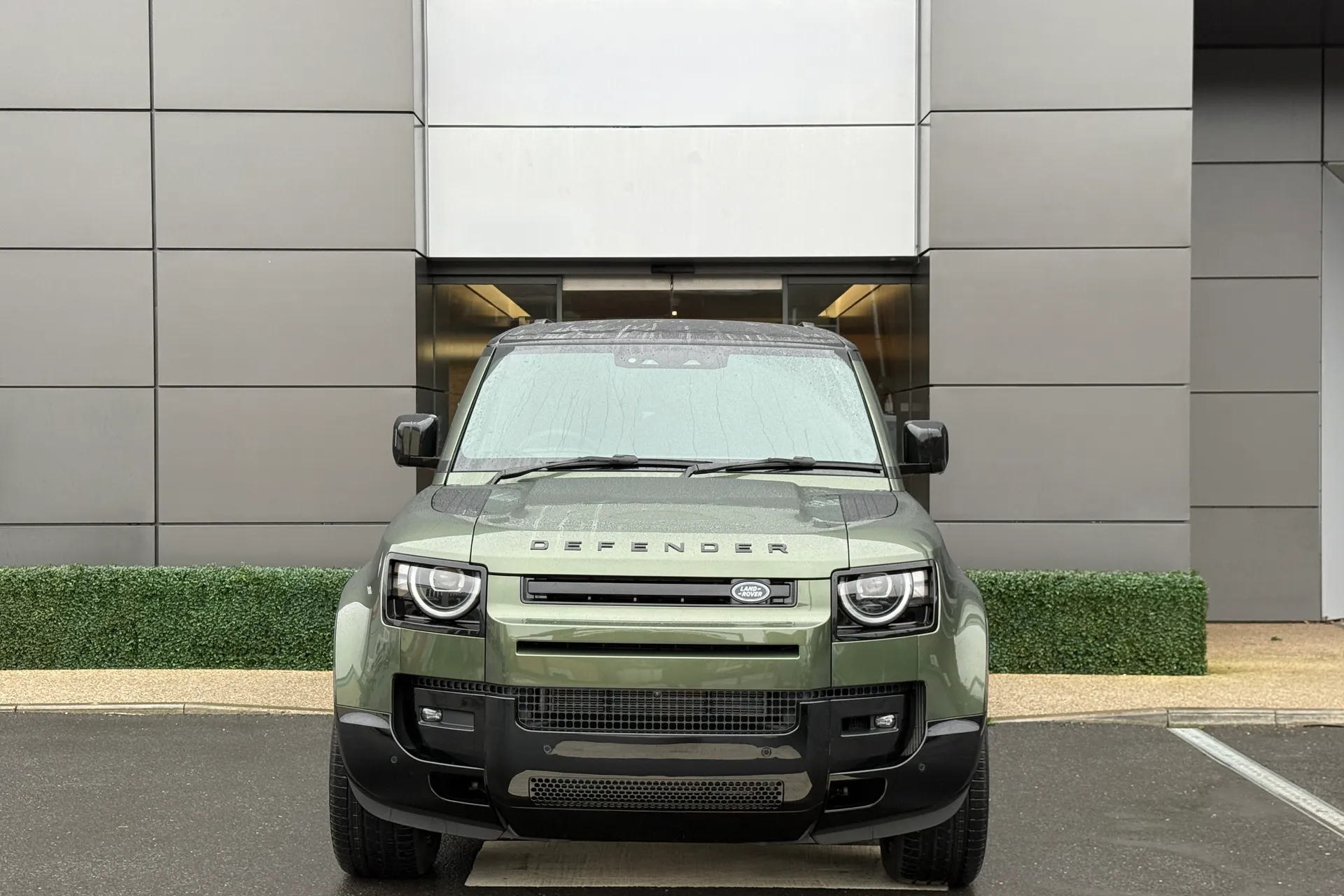 LAND ROVER Defender 110 thumbnail image number 6