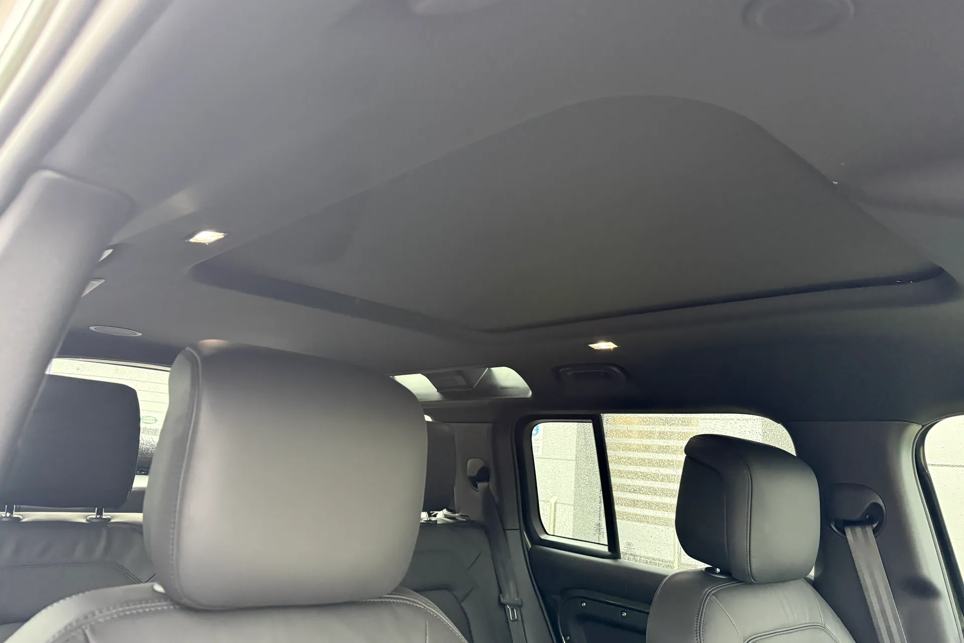 LAND ROVER Defender 110 thumbnail image number 8