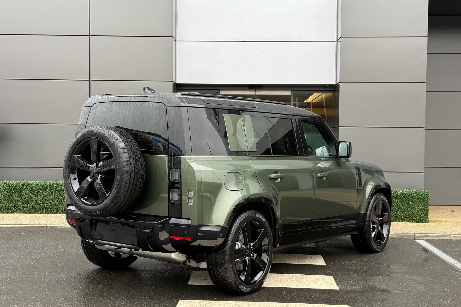 LAND ROVER Defender 110 thumbnail image number 11